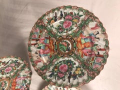 19th Century Qing Period, 12 Chinese Rose Medallion Porcelain Dinner Plates