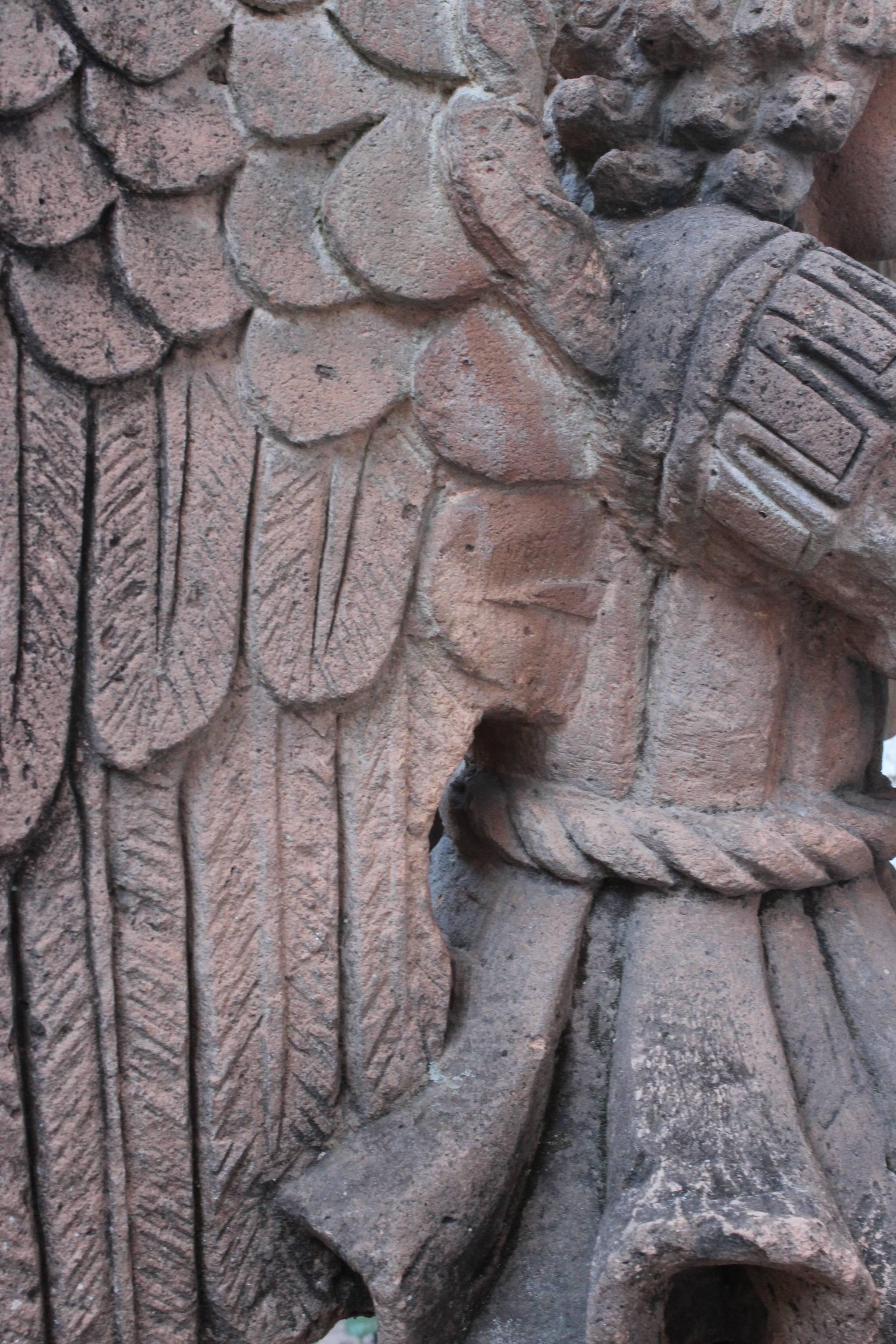 Statue d'arc-en-ciel en carrière du 19ème siècle avec harpe trouvée dans l'ouest du Mexique en vente 3