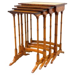 Tables basses en bois satiné Quartetto du 19e siècle