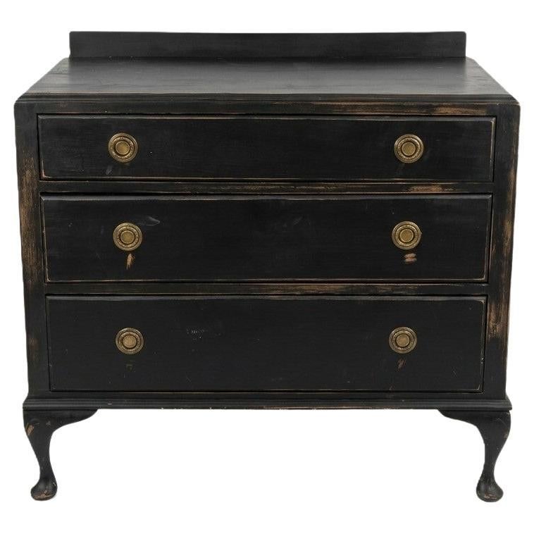 19th Century Queen Anne 3 Drawer Commode Chest For Sale