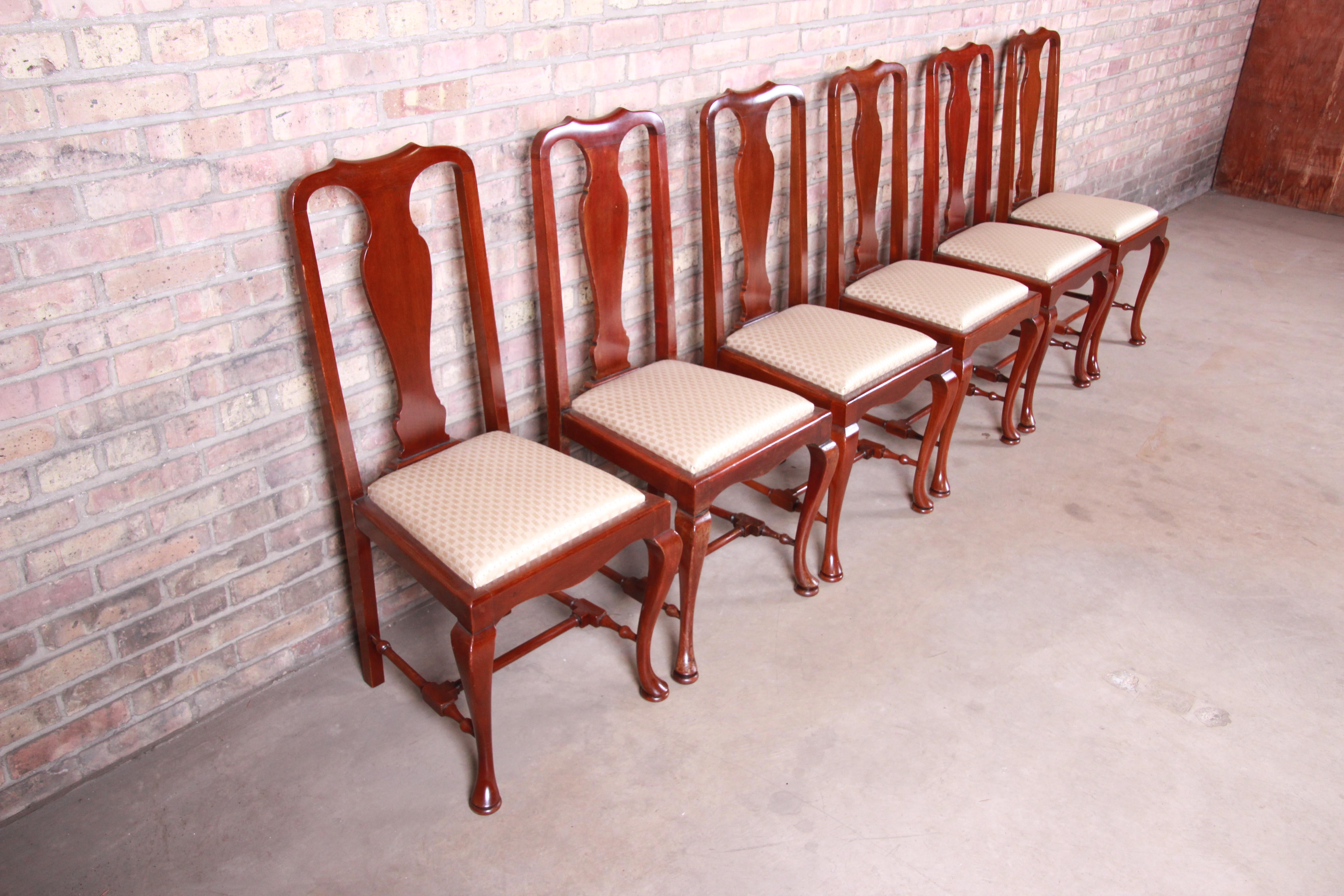 19th Century Queen Anne Mahogany Dining Chairs, Set of Six 1