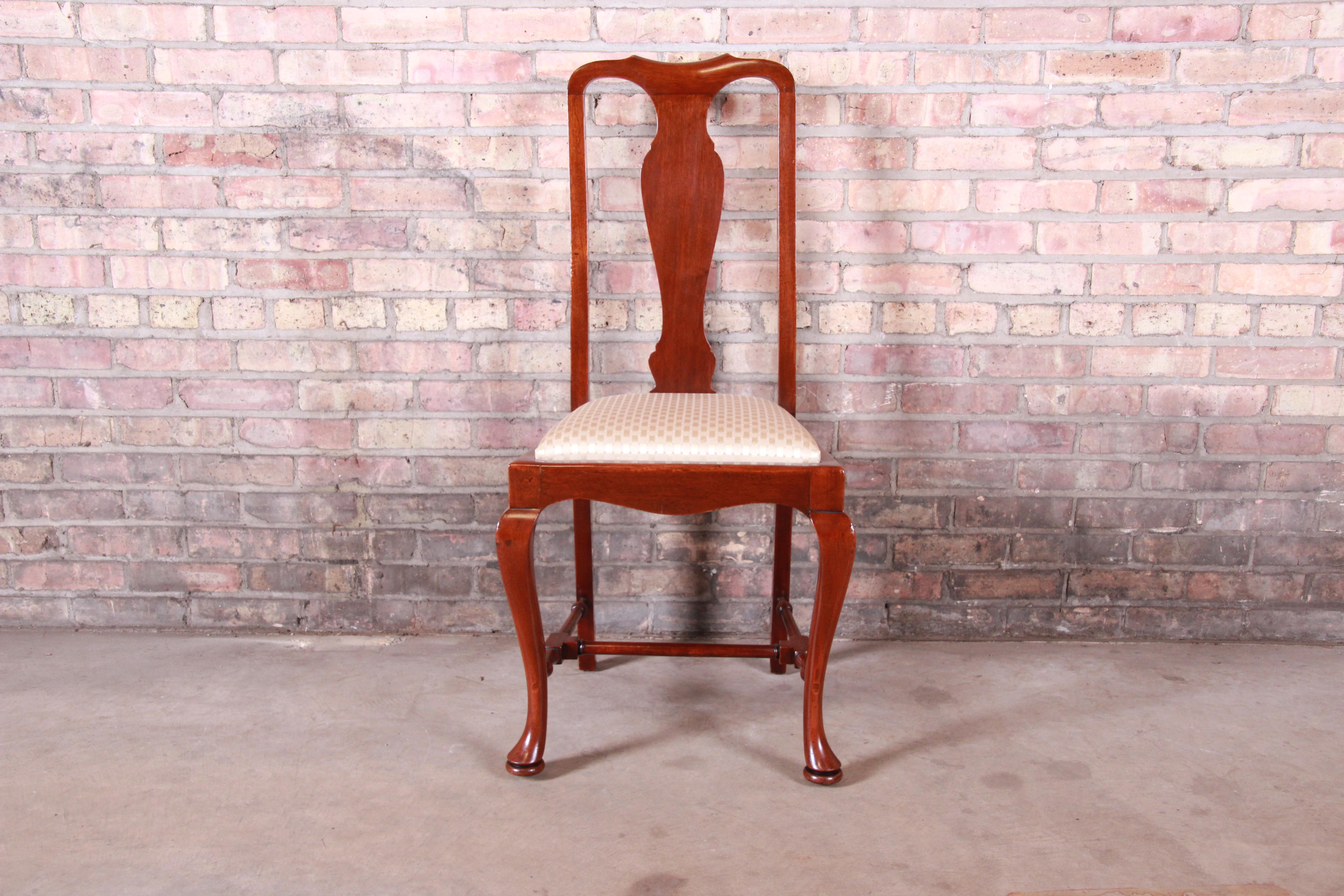 19th Century Queen Anne Mahogany Dining Chairs, Set of Six 4