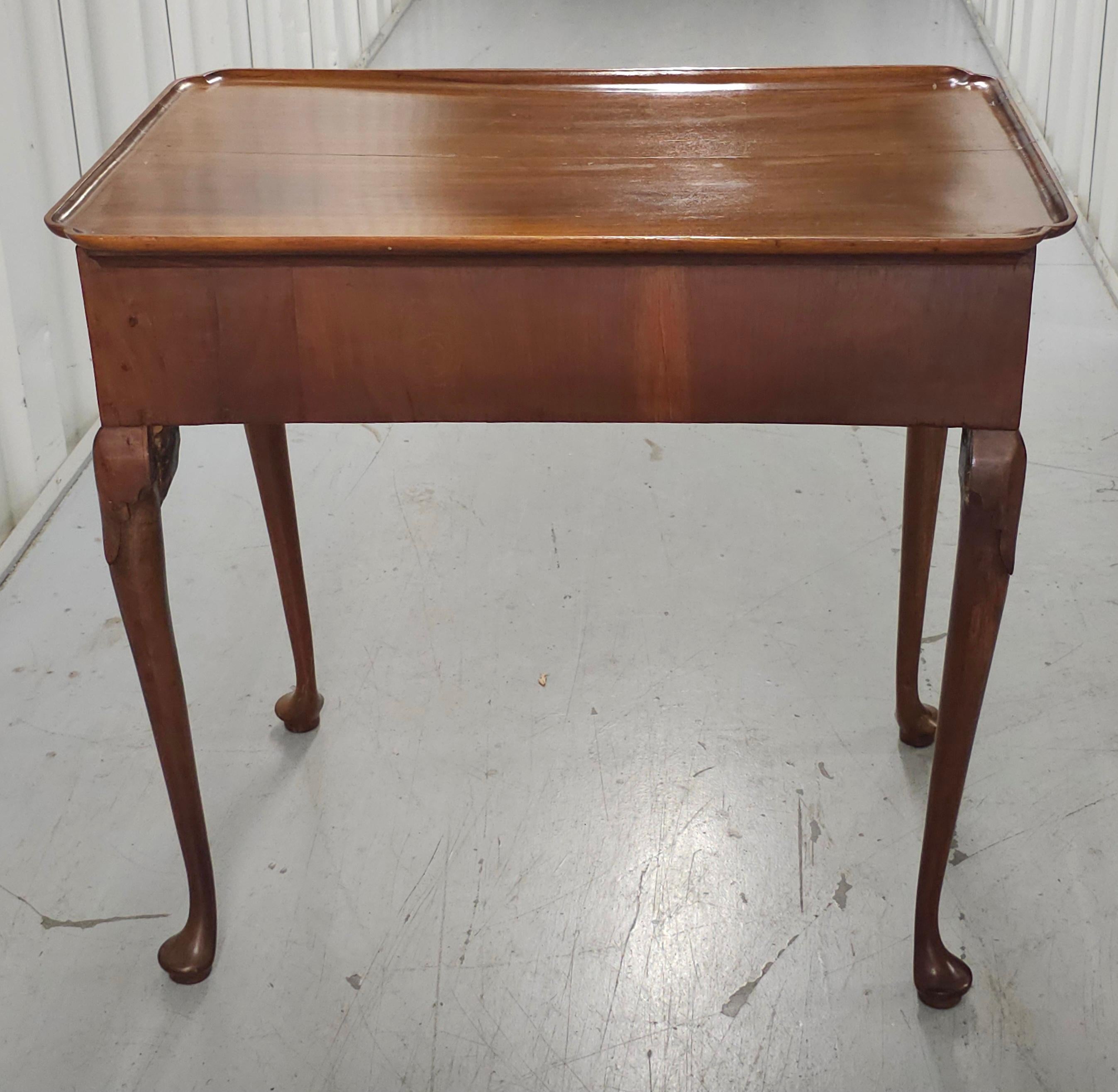 Table Queen Anne du 19ème siècle en acajou argenté en vente 5