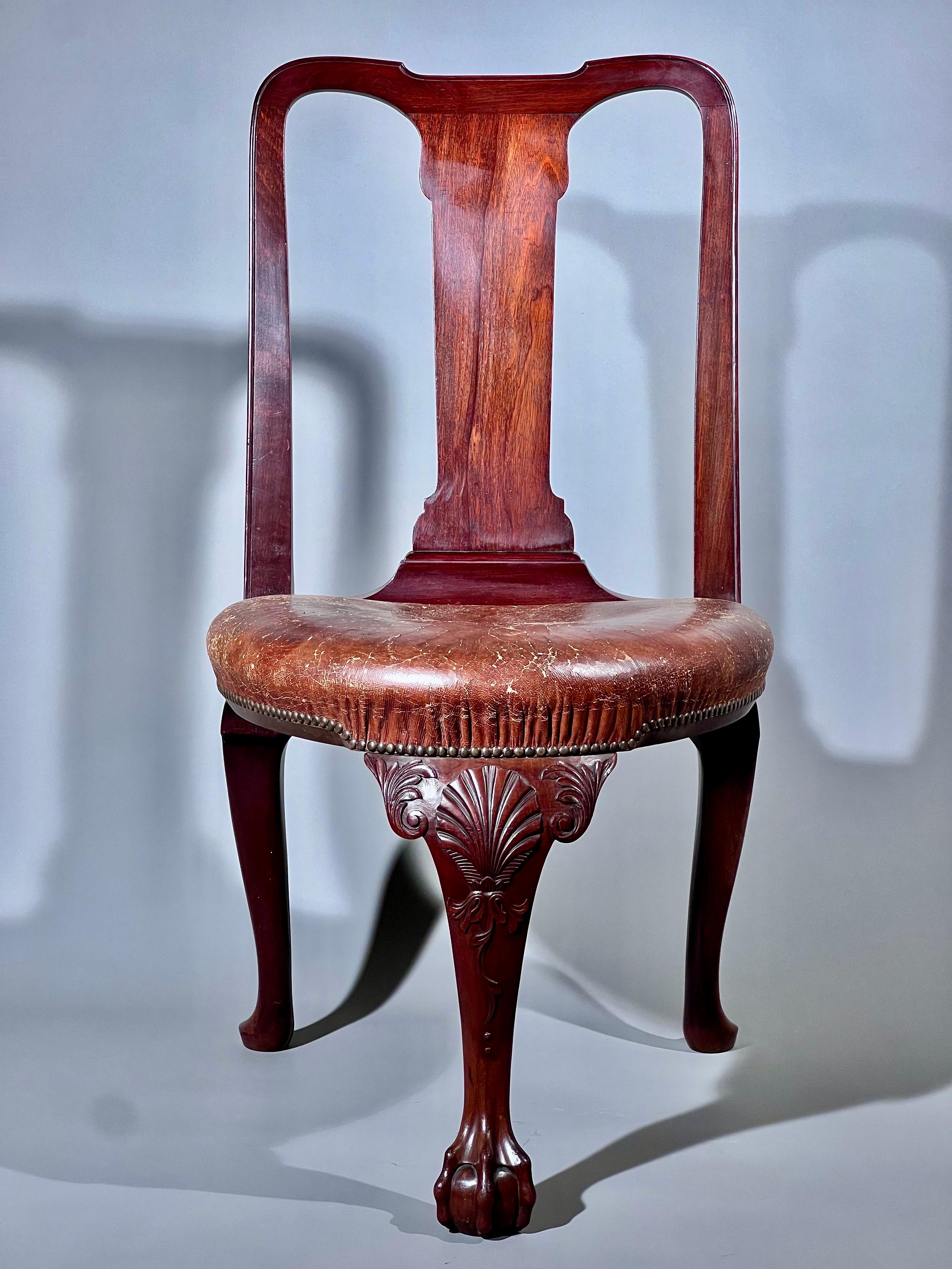 Sedia a treppiede del XIX secolo, probabilmente proveniente dal Palazzo di Holyroodhouse in vendita 5
