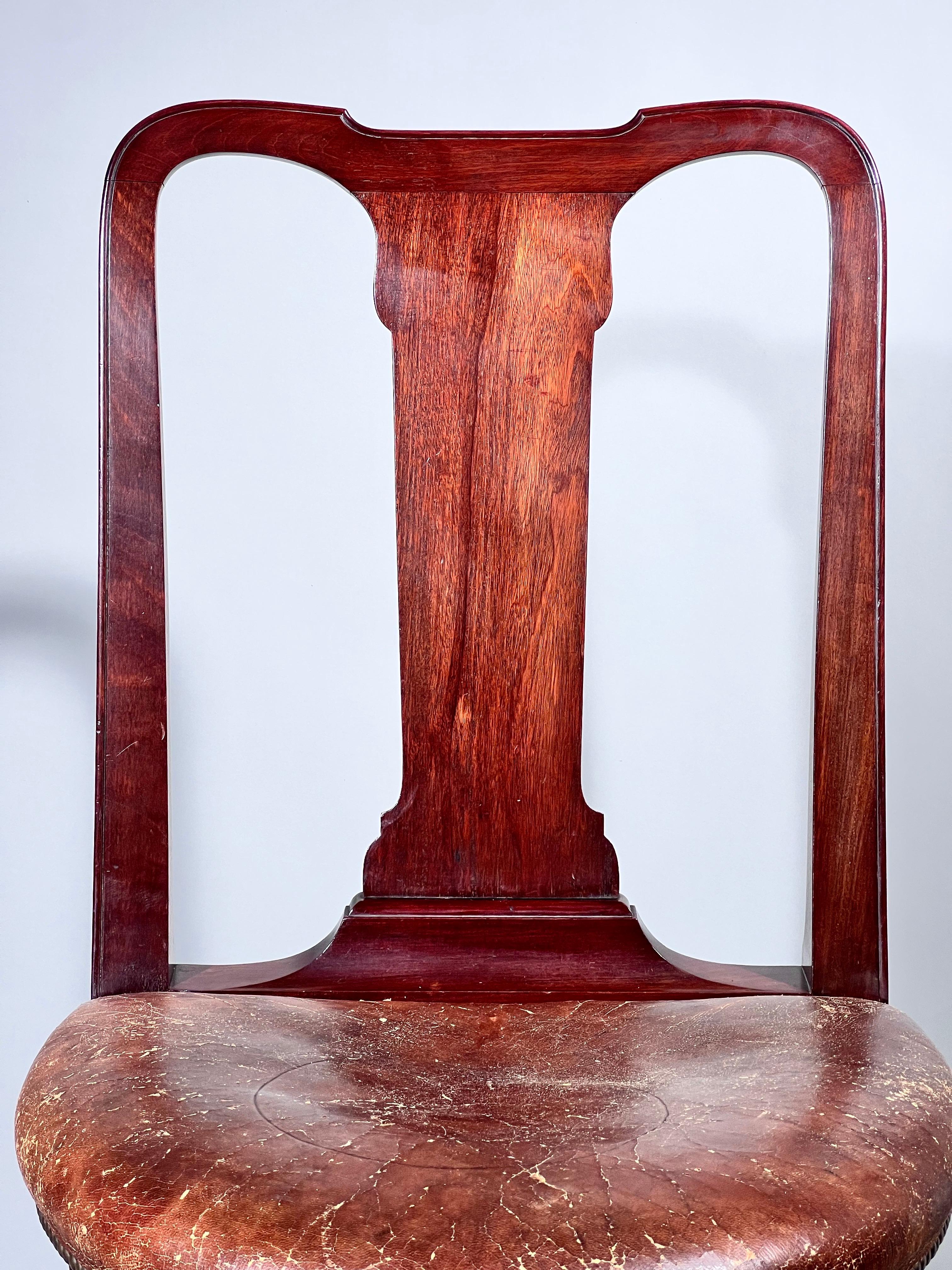 Sedia a treppiede del XIX secolo, probabilmente proveniente dal Palazzo di Holyroodhouse in vendita 1