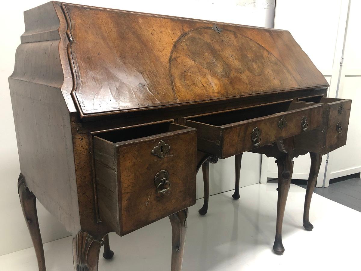 19th Century Queen Anne Style Walnut Inlaid Secretary In Good Condition For Sale In New York, NY