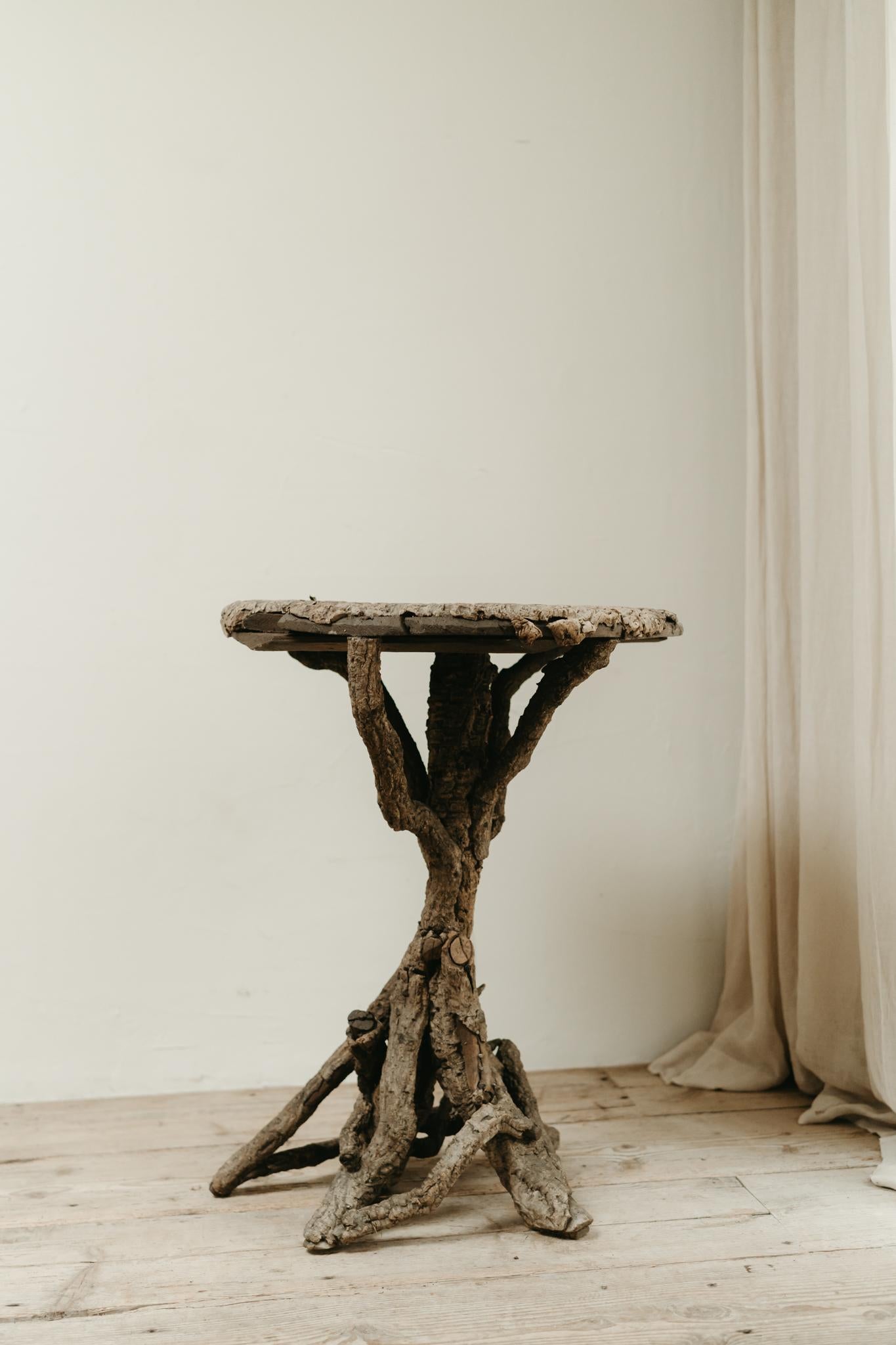 19th century quirky table In Good Condition For Sale In Brecht, BE