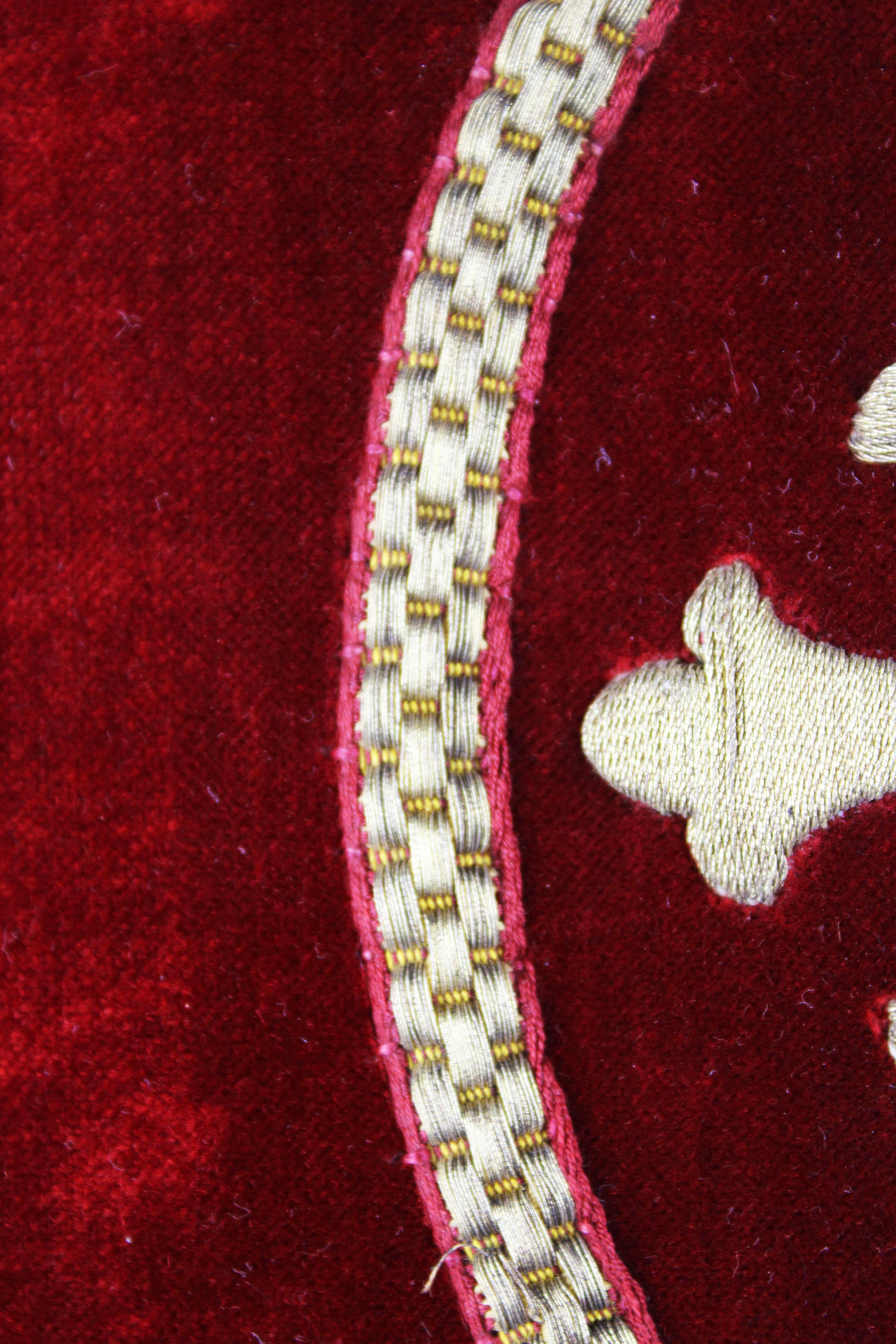 19th century raised gold work embroidery liturgical on red silk velvet Belgium For Sale 2