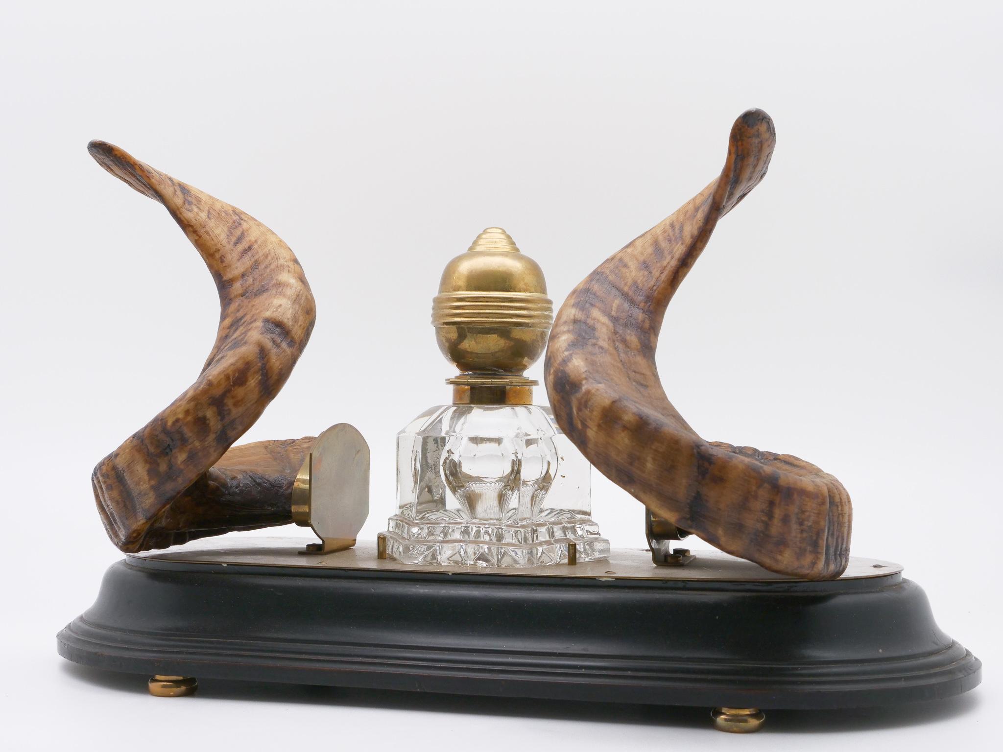 19th Century Ram's Horn Decorated Inkwell, Possibly Scottish 6