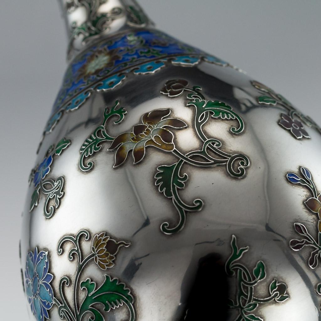 19th Century Rare Chinese Export Solid Silver and Enamel Vase, circa 1880 8