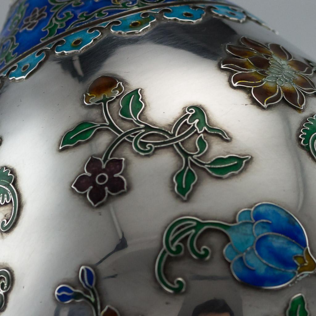 19th Century Rare Chinese Export Solid Silver and Enamel Vase, circa 1880 9