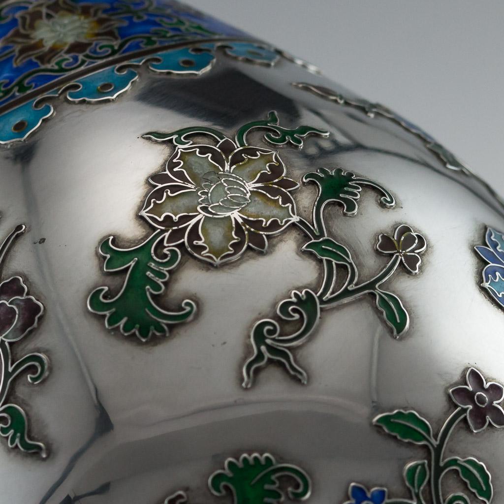 19th Century Rare Chinese Export Solid Silver and Enamel Vase, circa 1880 12