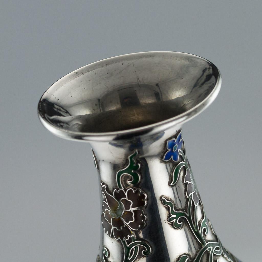 19th Century Rare Chinese Export Solid Silver and Enamel Vase, circa 1880 4