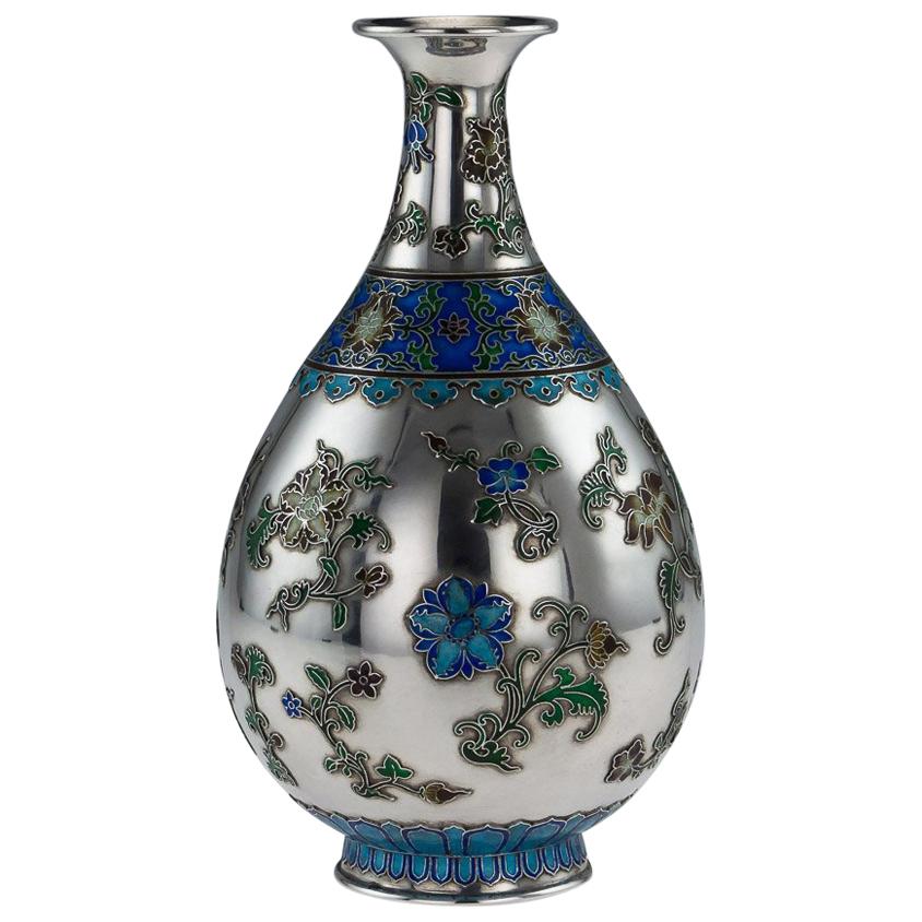 19th Century Rare Chinese Export Solid Silver and Enamel Vase, circa 1880