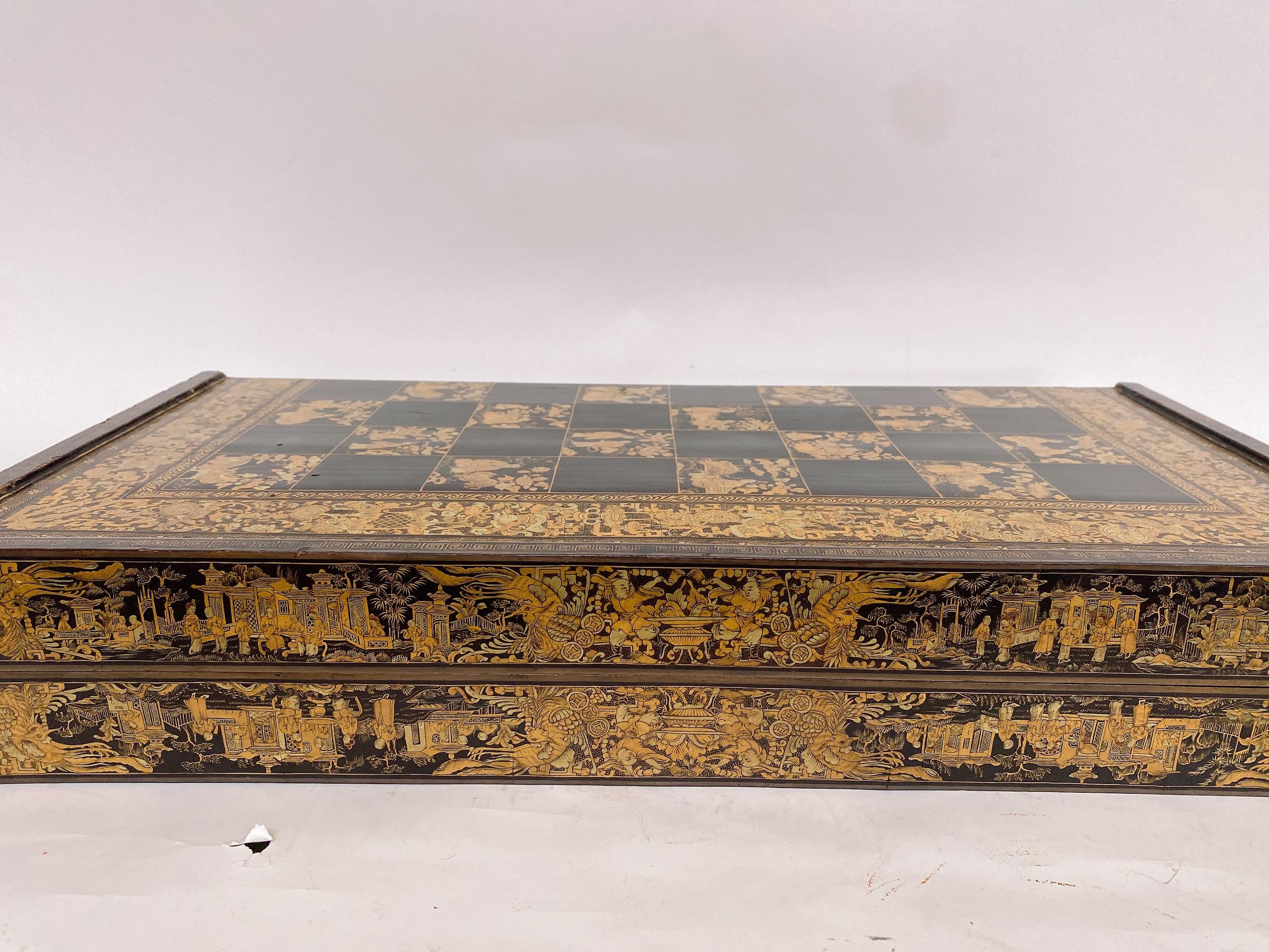 19th Century Rare Large Chinese Gilt Lacquer Gaming Board Box with Chesses For Sale 3