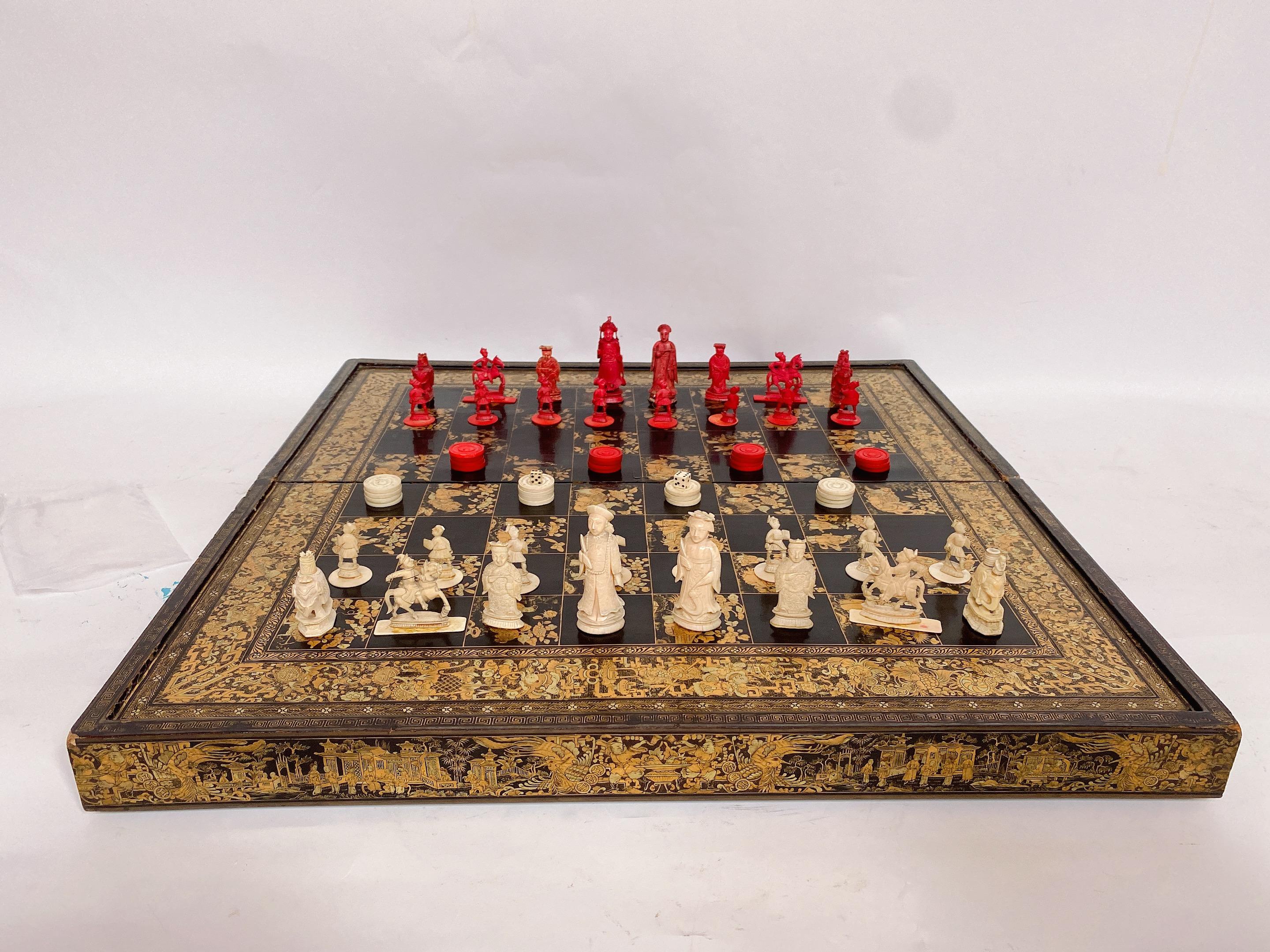 19th Century Rare Large Chinese Gilt Lacquer Gaming Board Box with Chesses For Sale 4