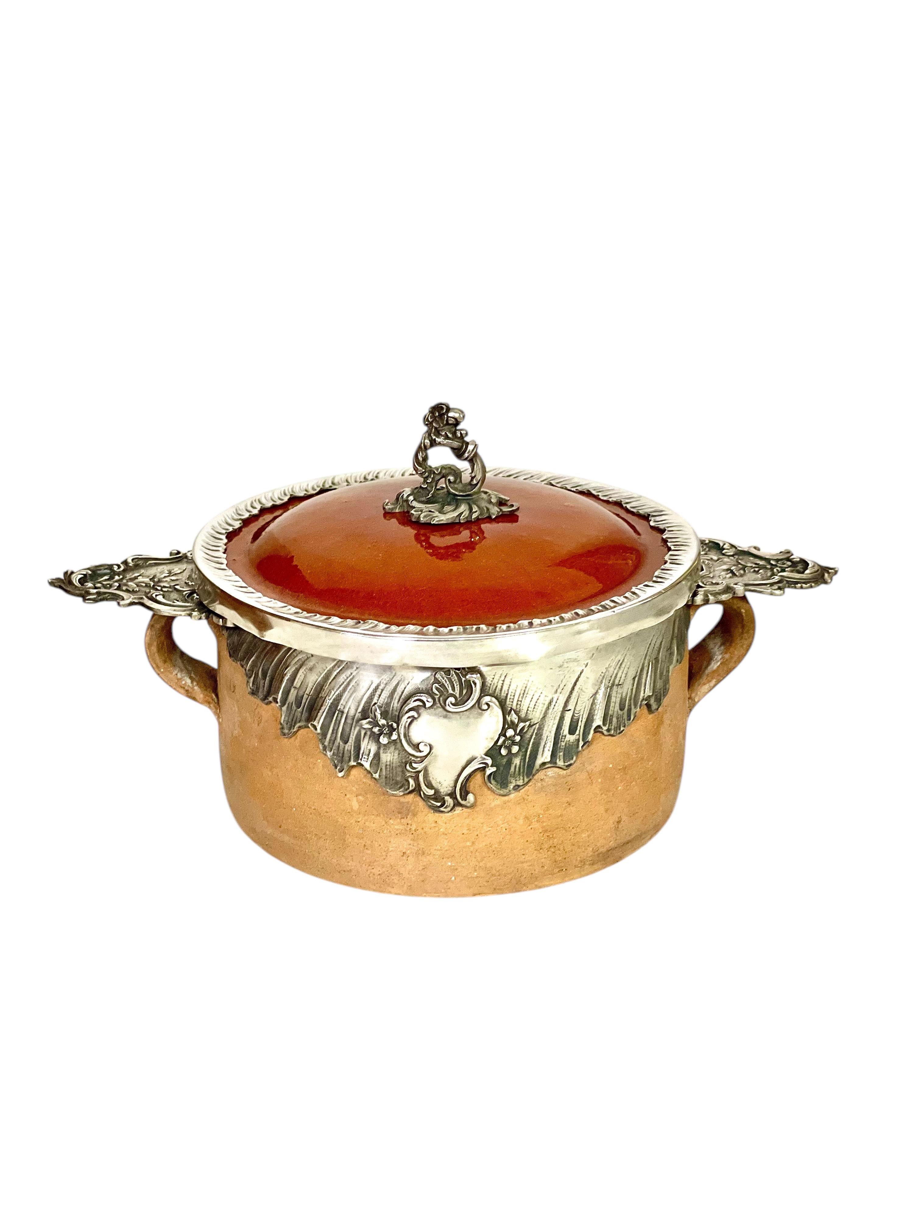 Raro Plato de Terracota y Plata del Siglo XIX con Sello de Vieillard en venta 4