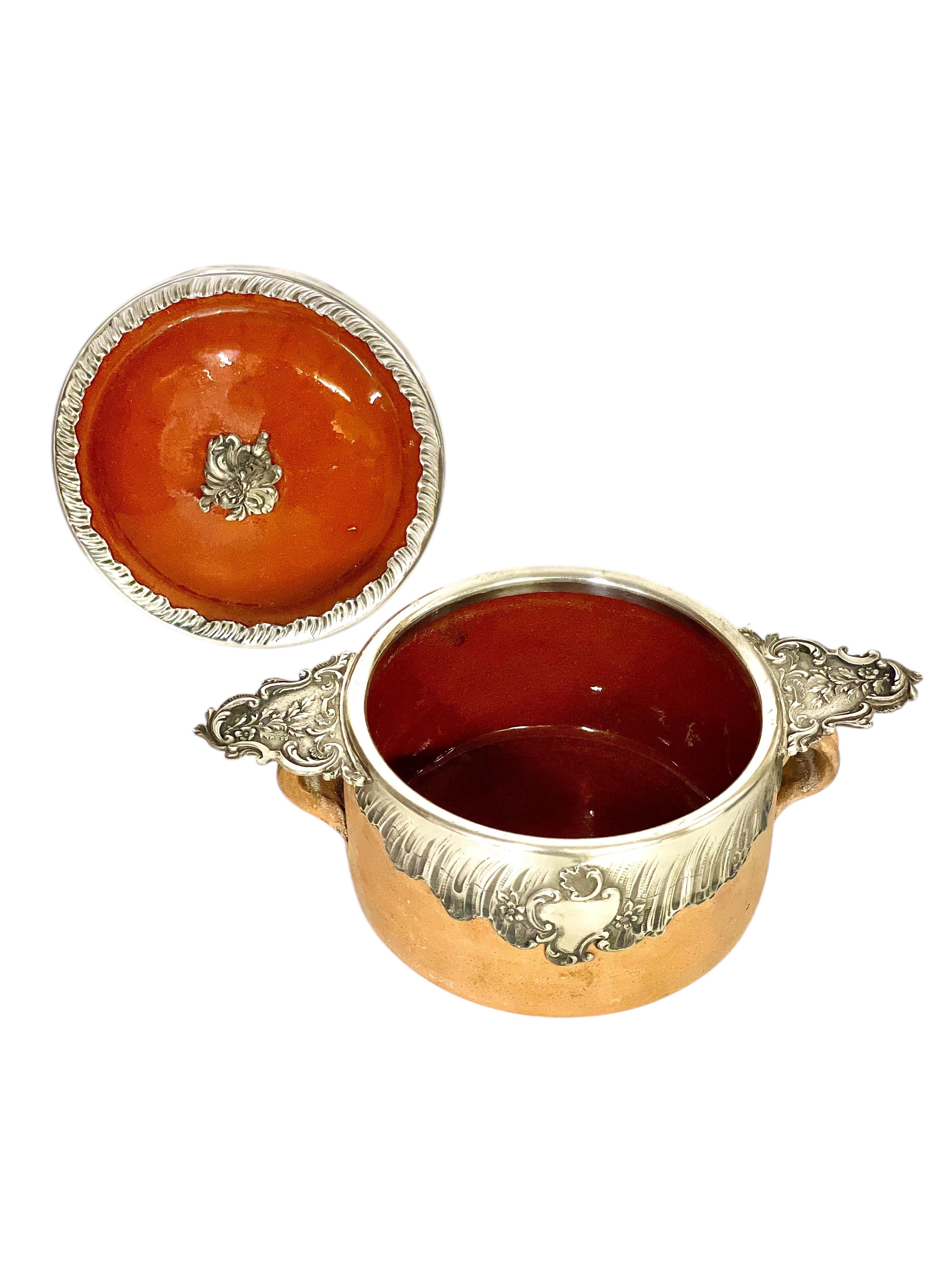 Raro Plato de Terracota y Plata del Siglo XIX con Sello de Vieillard en venta 5