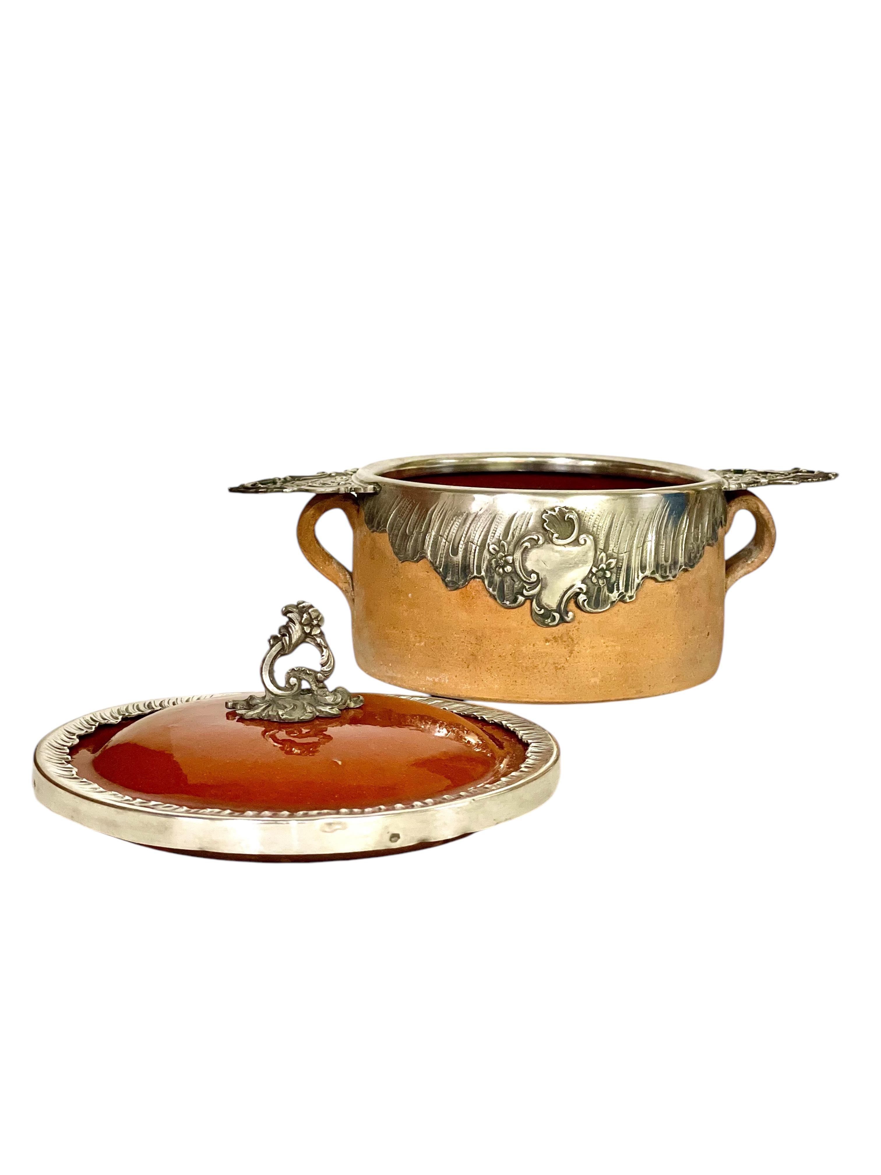 Raro Plato de Terracota y Plata del Siglo XIX con Sello de Vieillard en venta 7