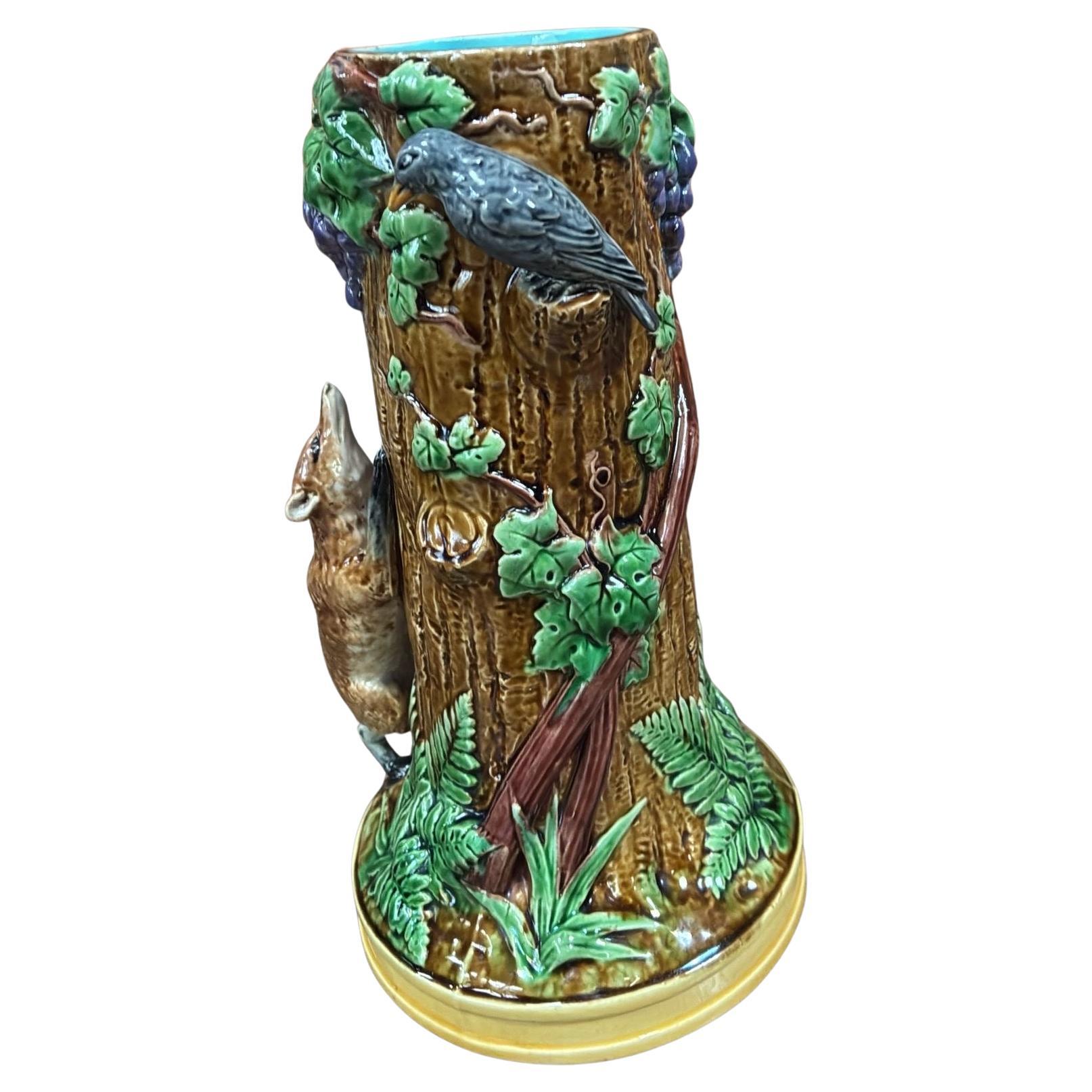 Raro vaso vittoriano in maiolica del XIX secolo, con volpe e corvo, Minton.
Forse ispirato alla favola di Esopo 