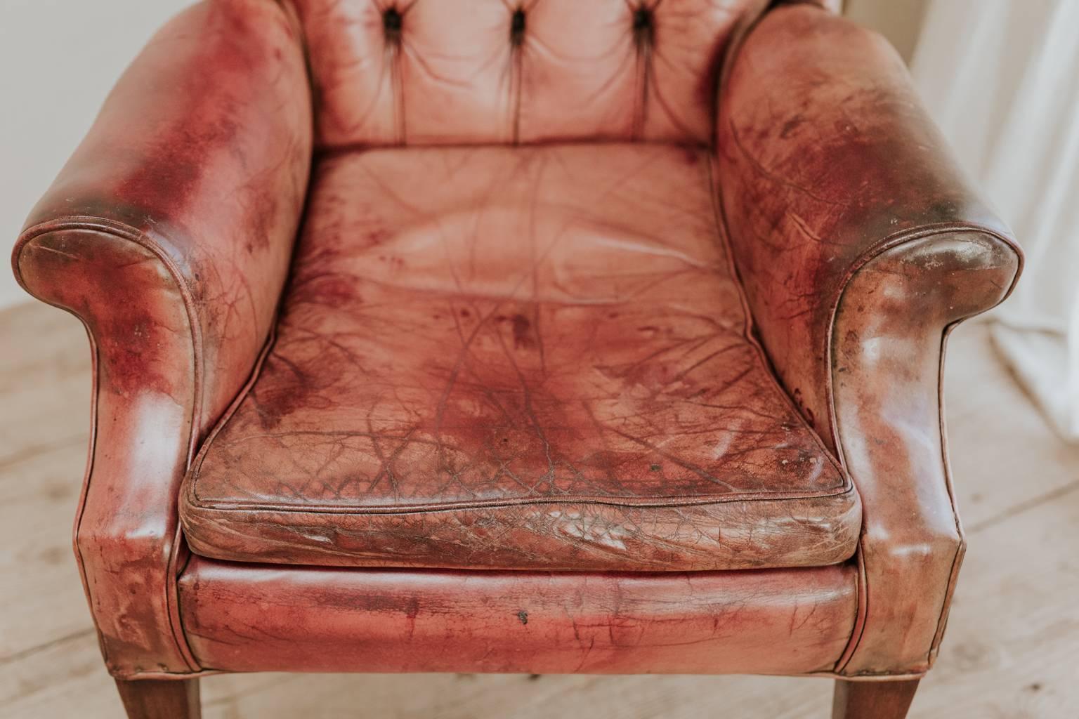 19th Century Read Leather Buttoned Armchair with Its Original Cushion 1