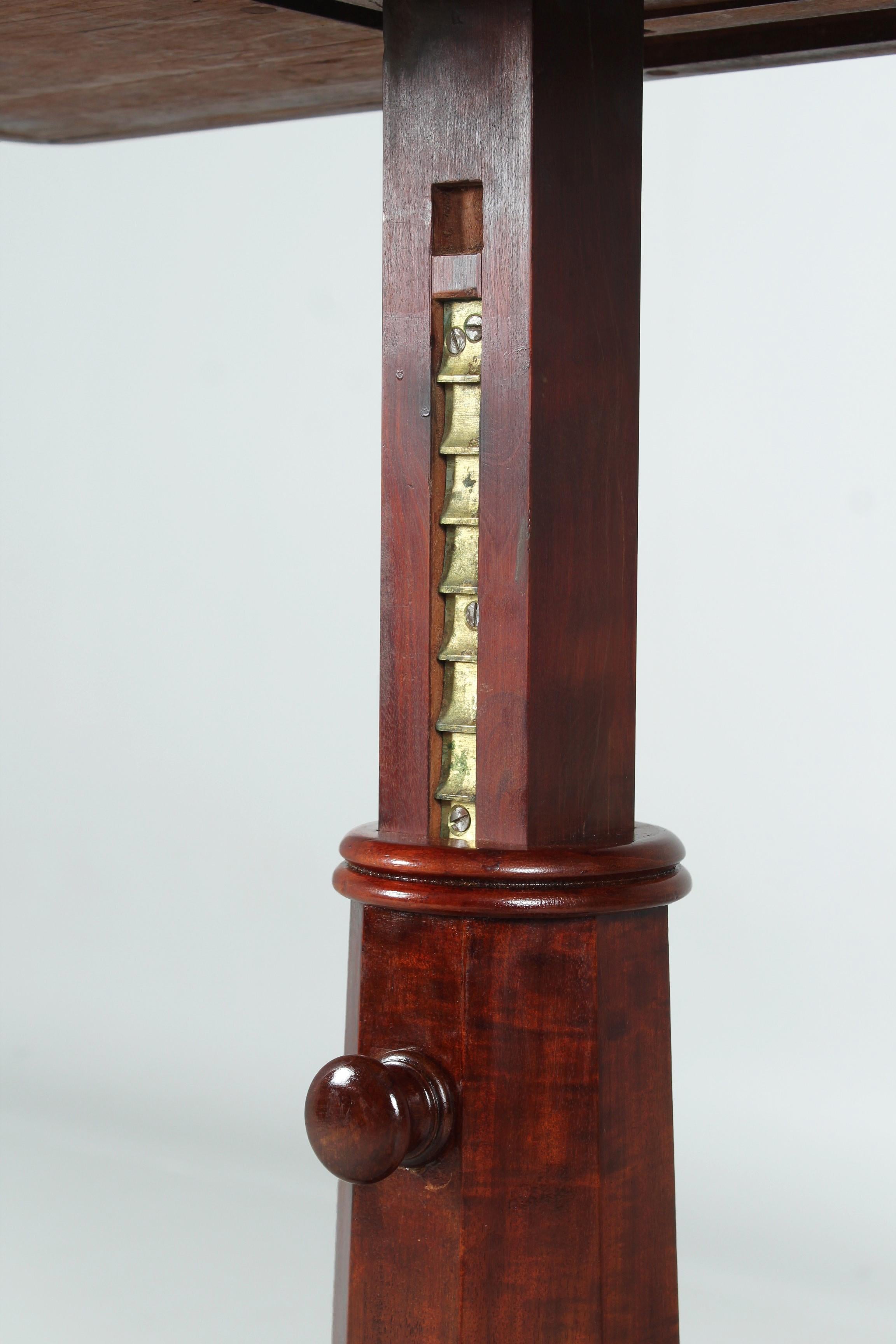 Table de lecture du XIXe siècle, table de lit, réglable en hauteur, Angleterre, victorienne vers 1870 Excellent état - En vente à Greven, DE
