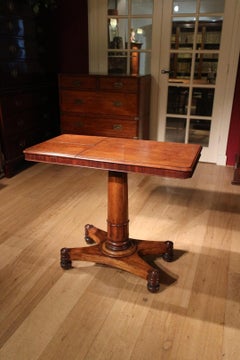 Table de lecture du 19e siècle