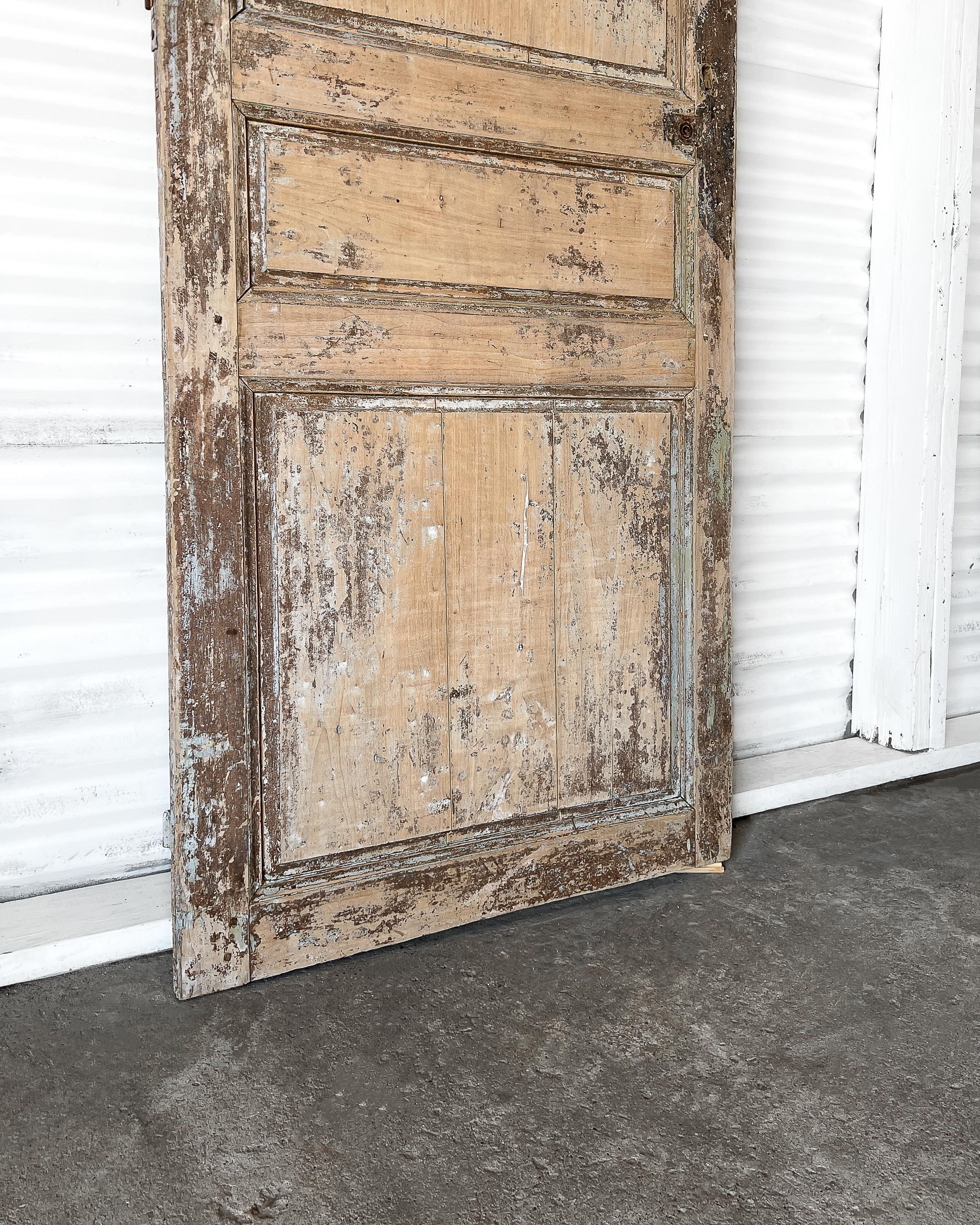 Reclaimierte 3-teilige französische Tür aus dem 19. Jahrhundert mit mehrlagiger Layer-Farbe im Angebot 8