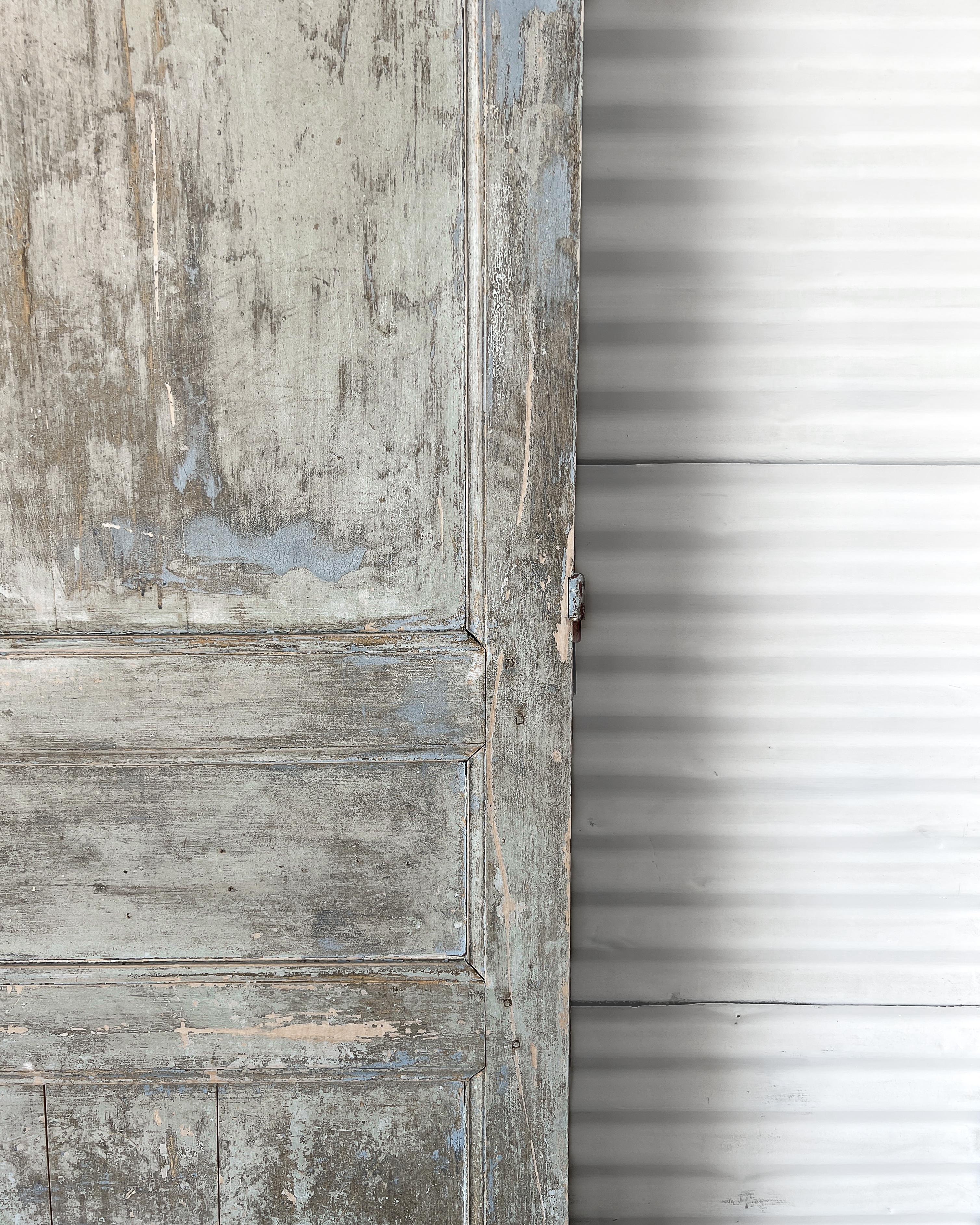 Reclaimierte 3-teilige französische Tür aus dem 19. Jahrhundert mit mehrlagiger Layer-Farbe im Angebot 2
