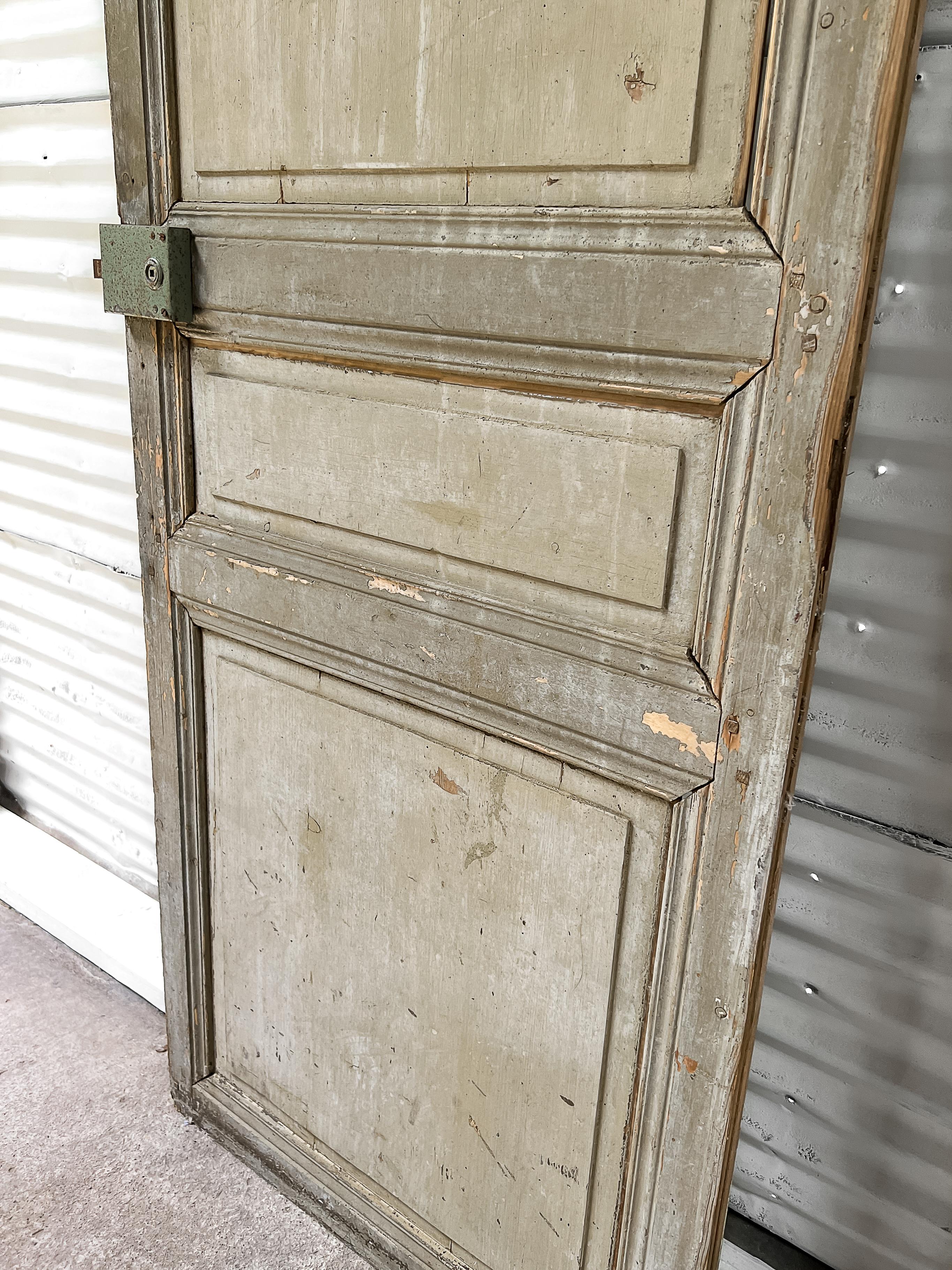 Porta francese a 3 pannelli recuperata del XIX secolo con vernice Greene & Greene in vendita 1