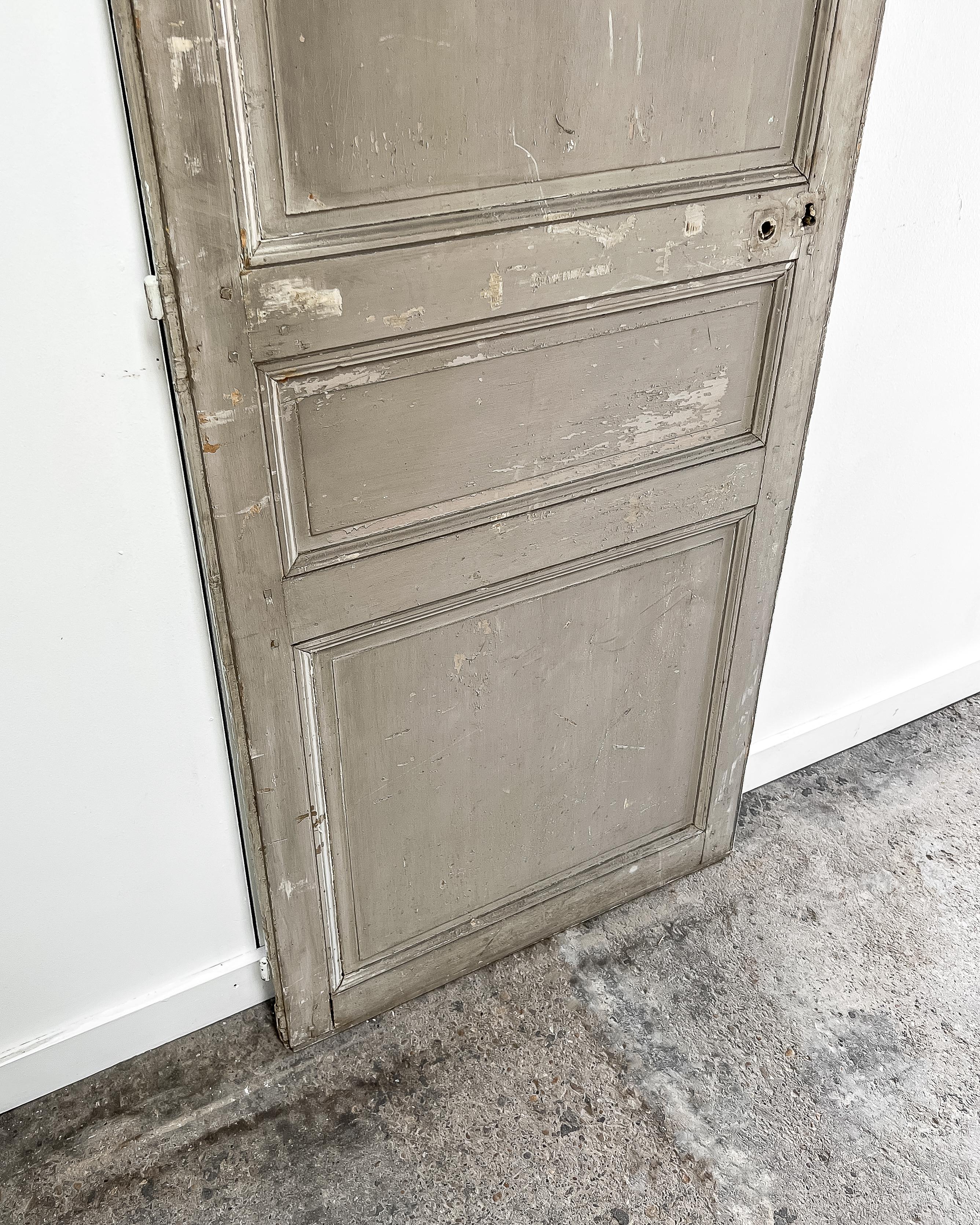 19th Century Reclaimed 3-Panel Französisch Tür mit Sage Green Paint im Angebot 2