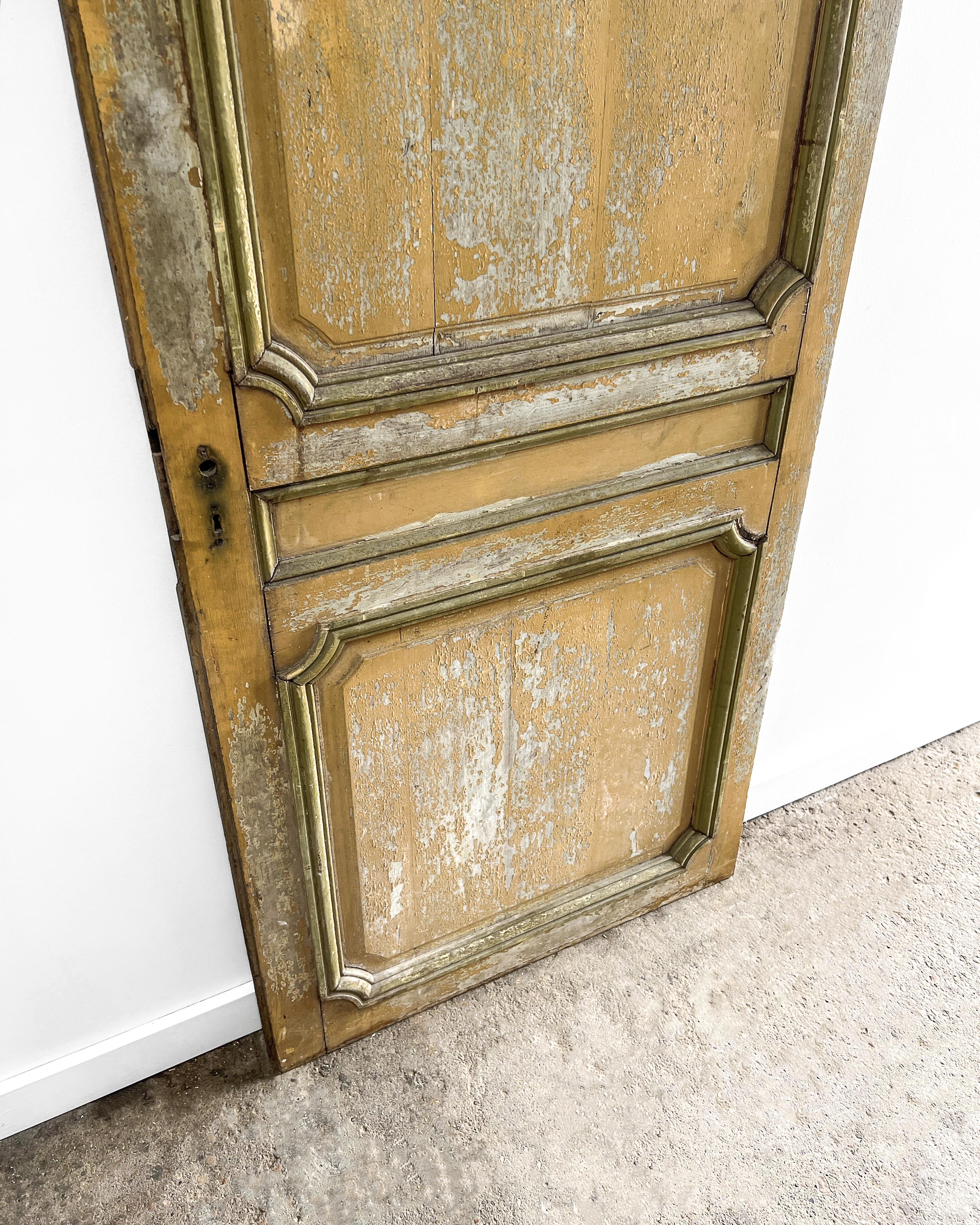 19th Century Reclaimed 3-Panel French Door with Scalloped Details For Sale 8