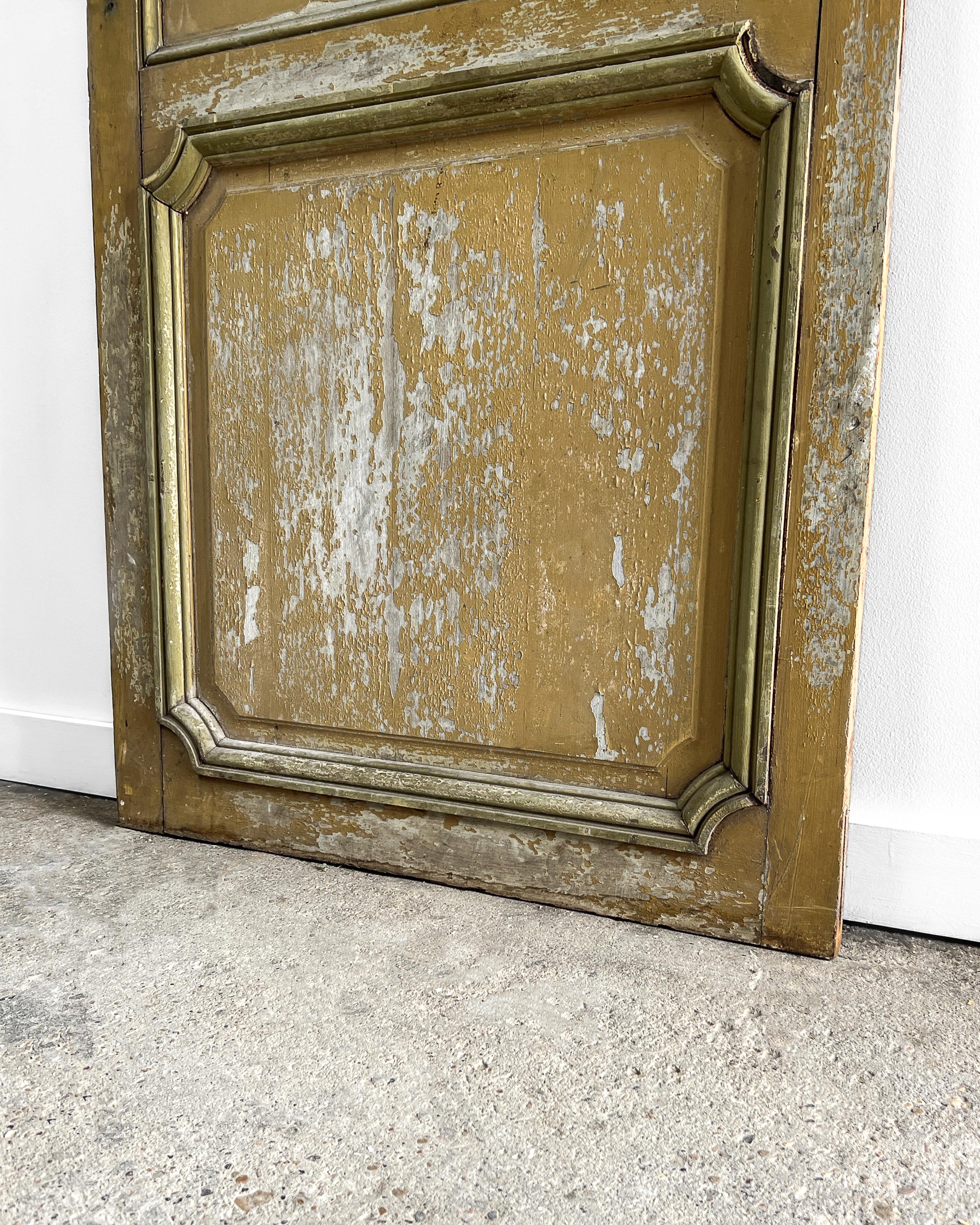 19th Century Reclaimed 3-Panel French Door with Scalloped Details For Sale 10