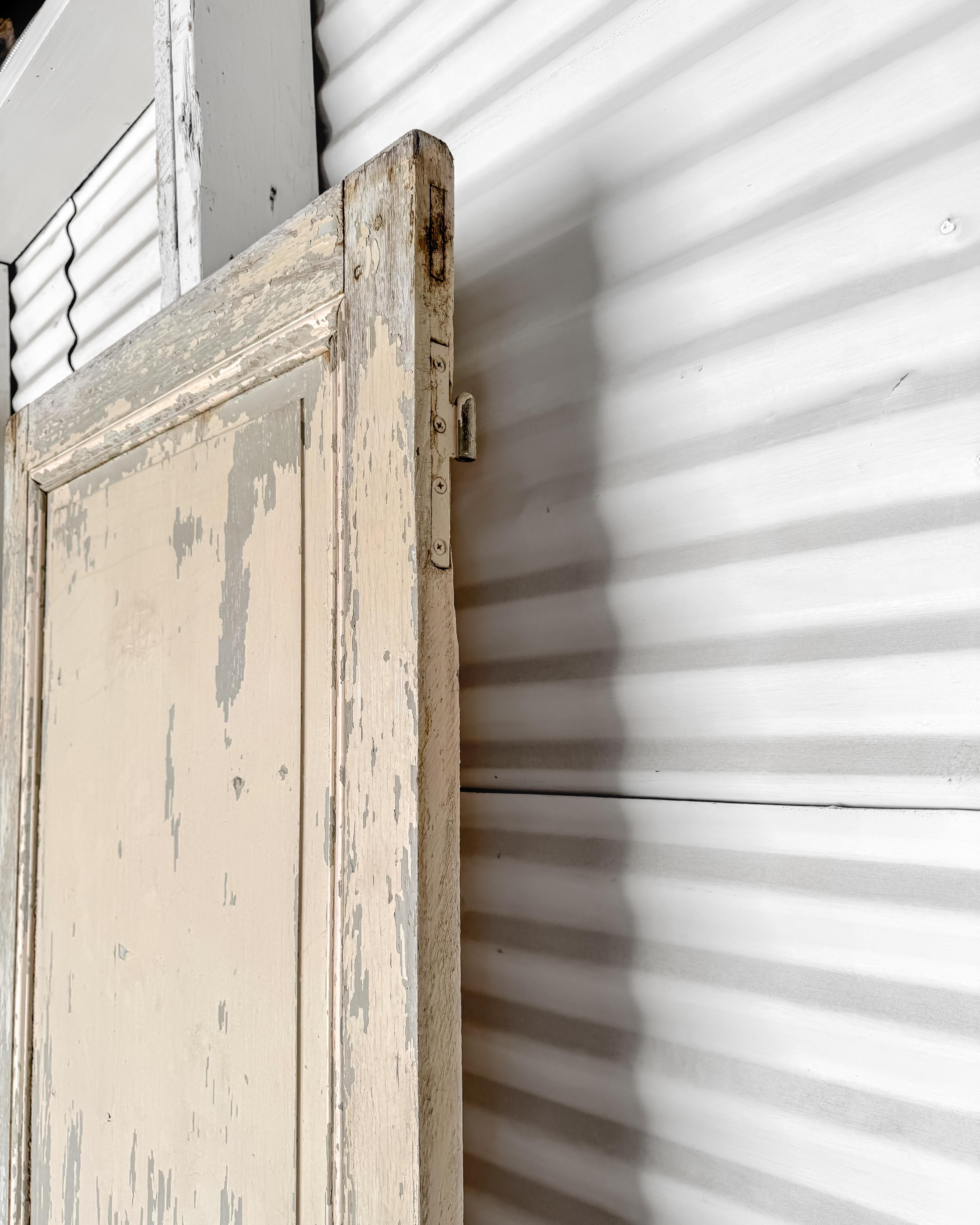 Puerta francesa de 3 hojas recuperada del siglo XIX con pintura rubor envejecida Madera en venta
