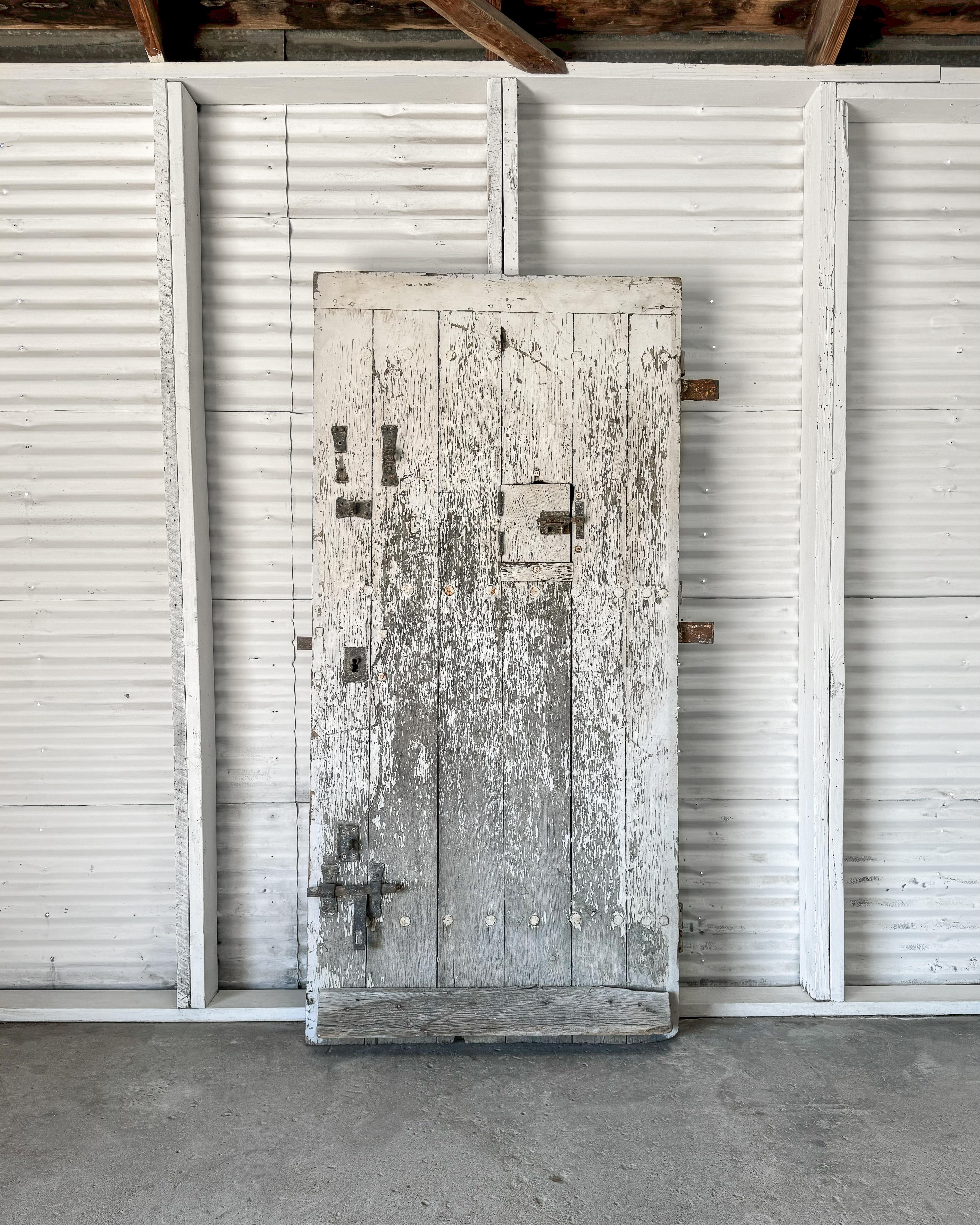 19th Century Reclaimed French Courtyard Entrance Door en vente 6
