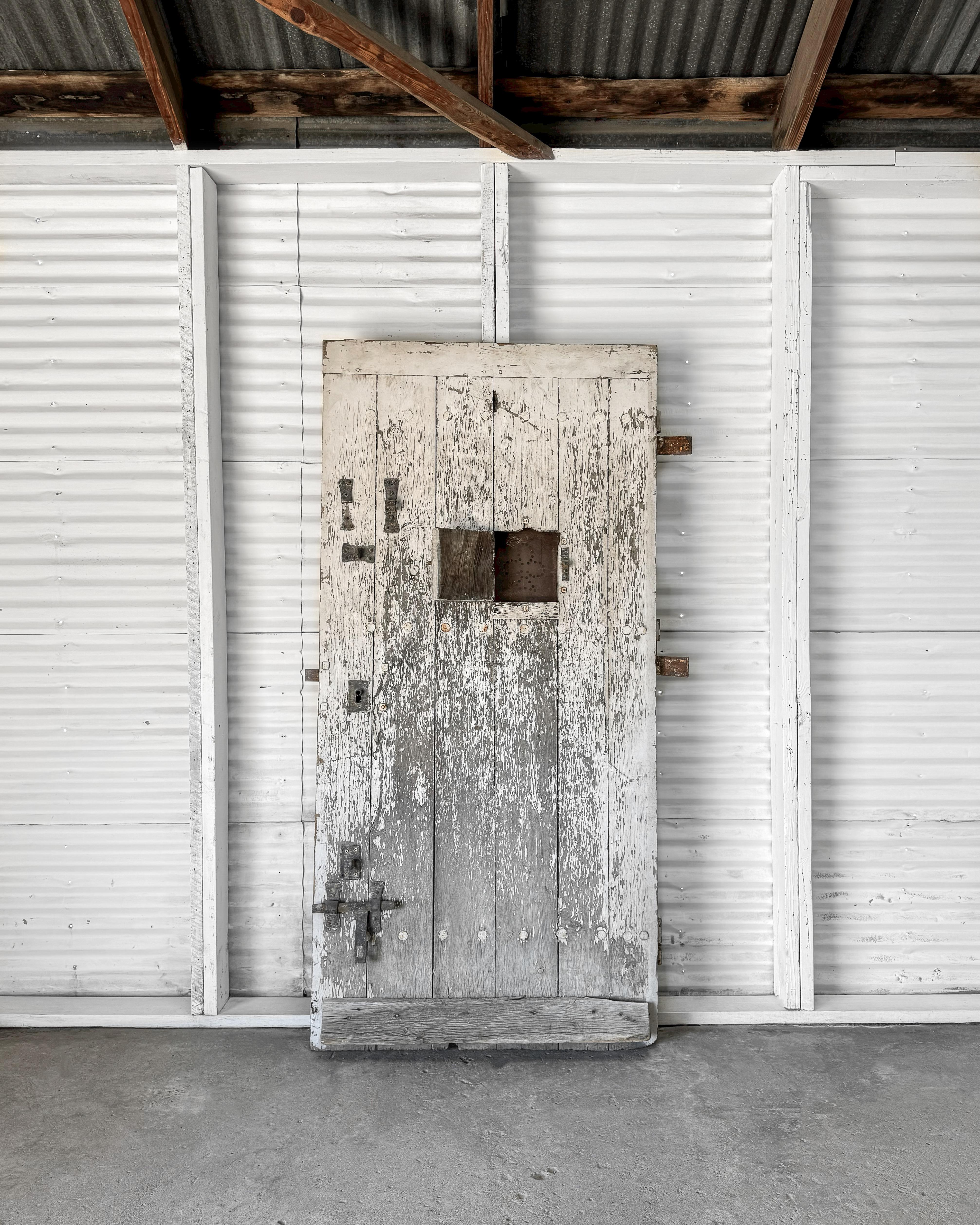 19th Century Reclaimed French Courtyard Entrance Door en vente 7