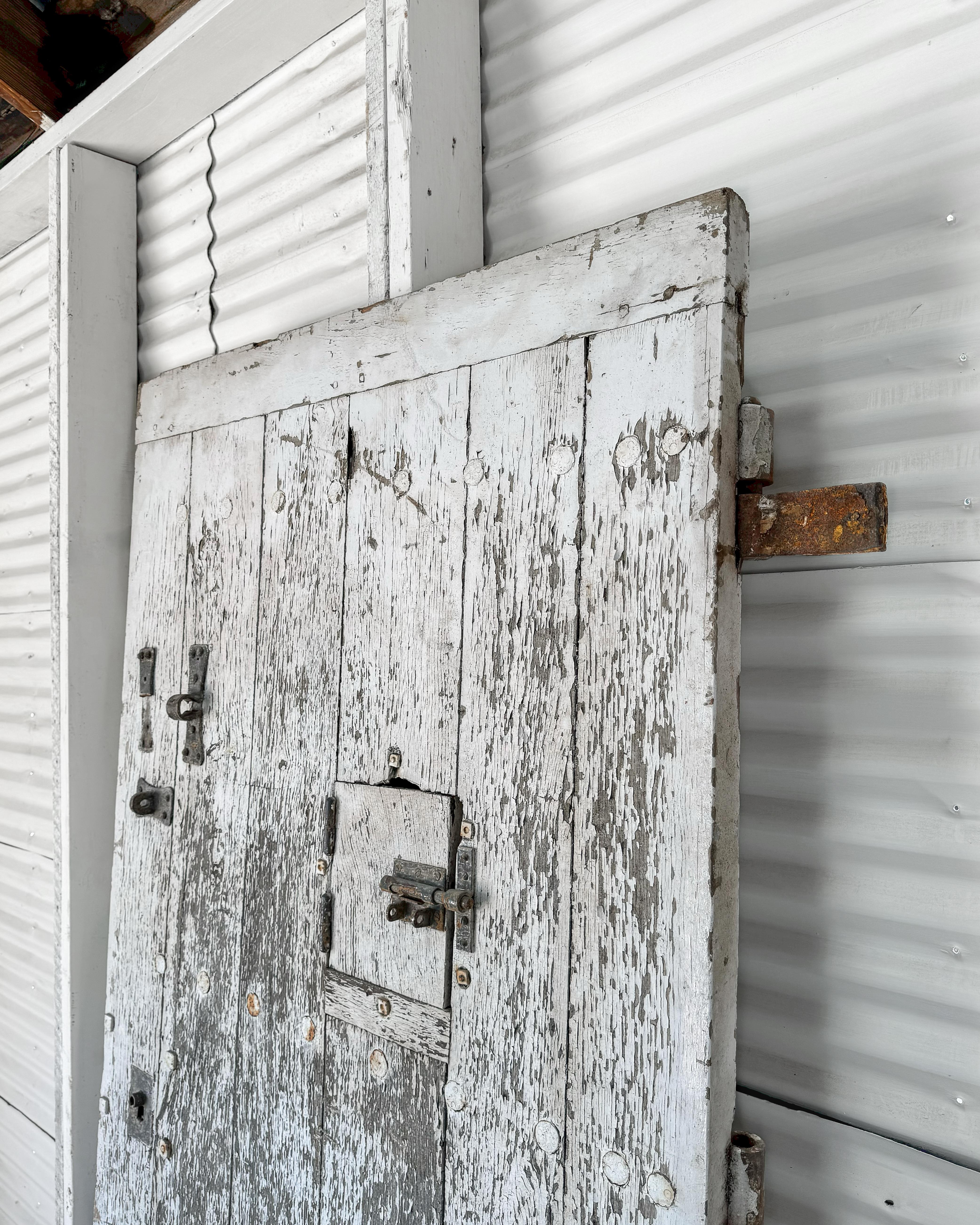 19th Century Reclaimed French Courtyard Entrance Door en vente 8
