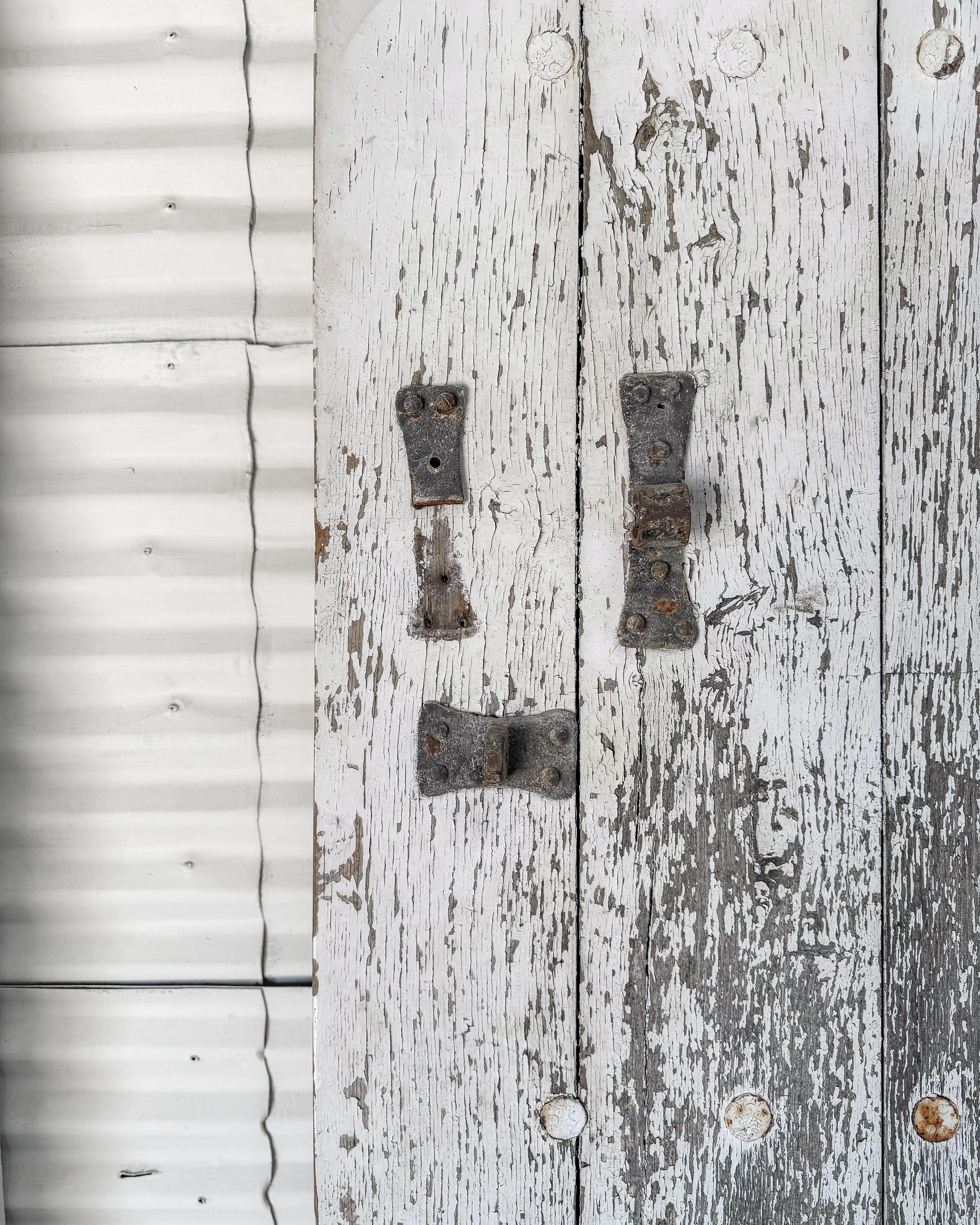 19th Century Reclaimed French Courtyard Entrance Door en vente 11