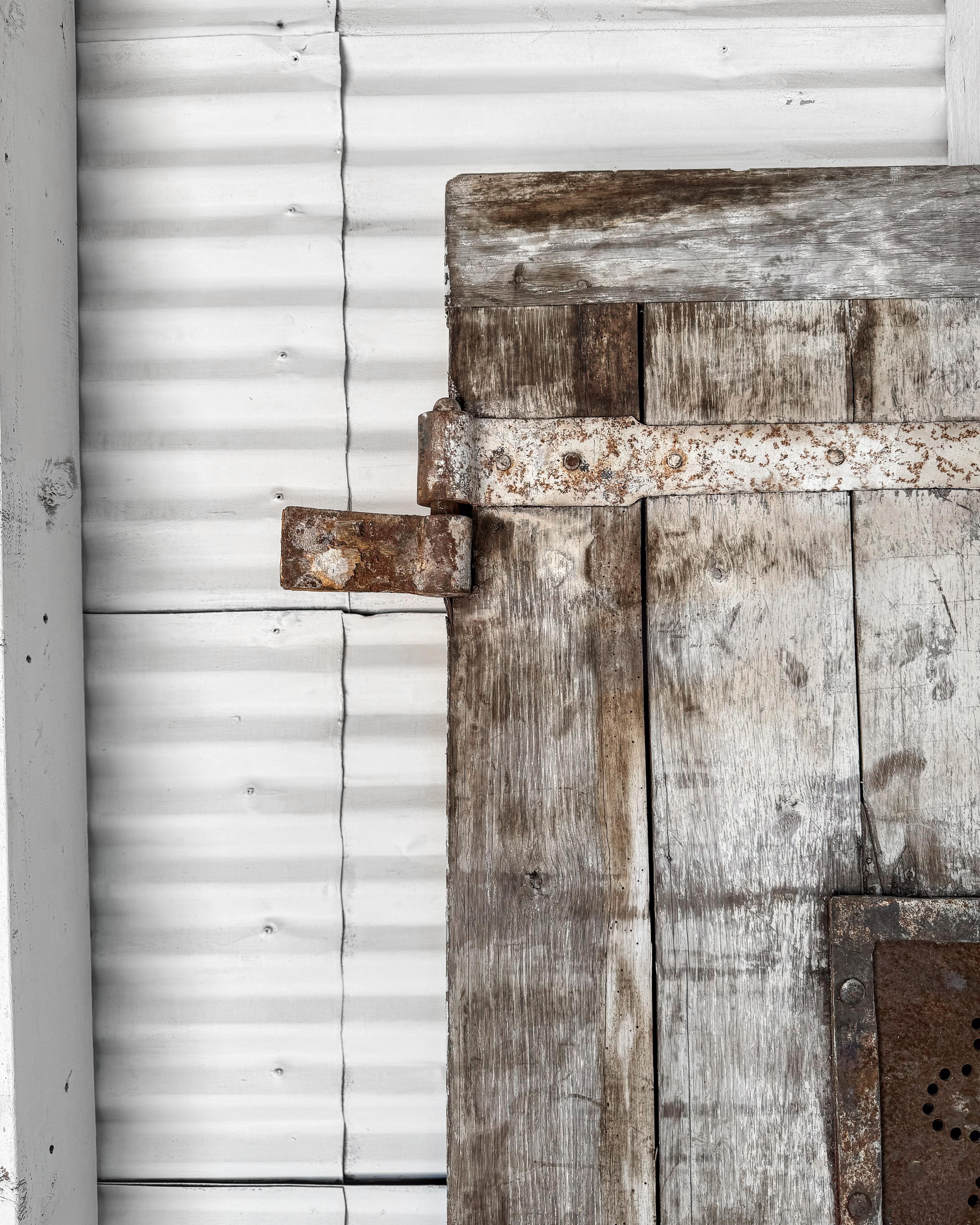 XIXe siècle 19th Century Reclaimed French Courtyard Entrance Door en vente