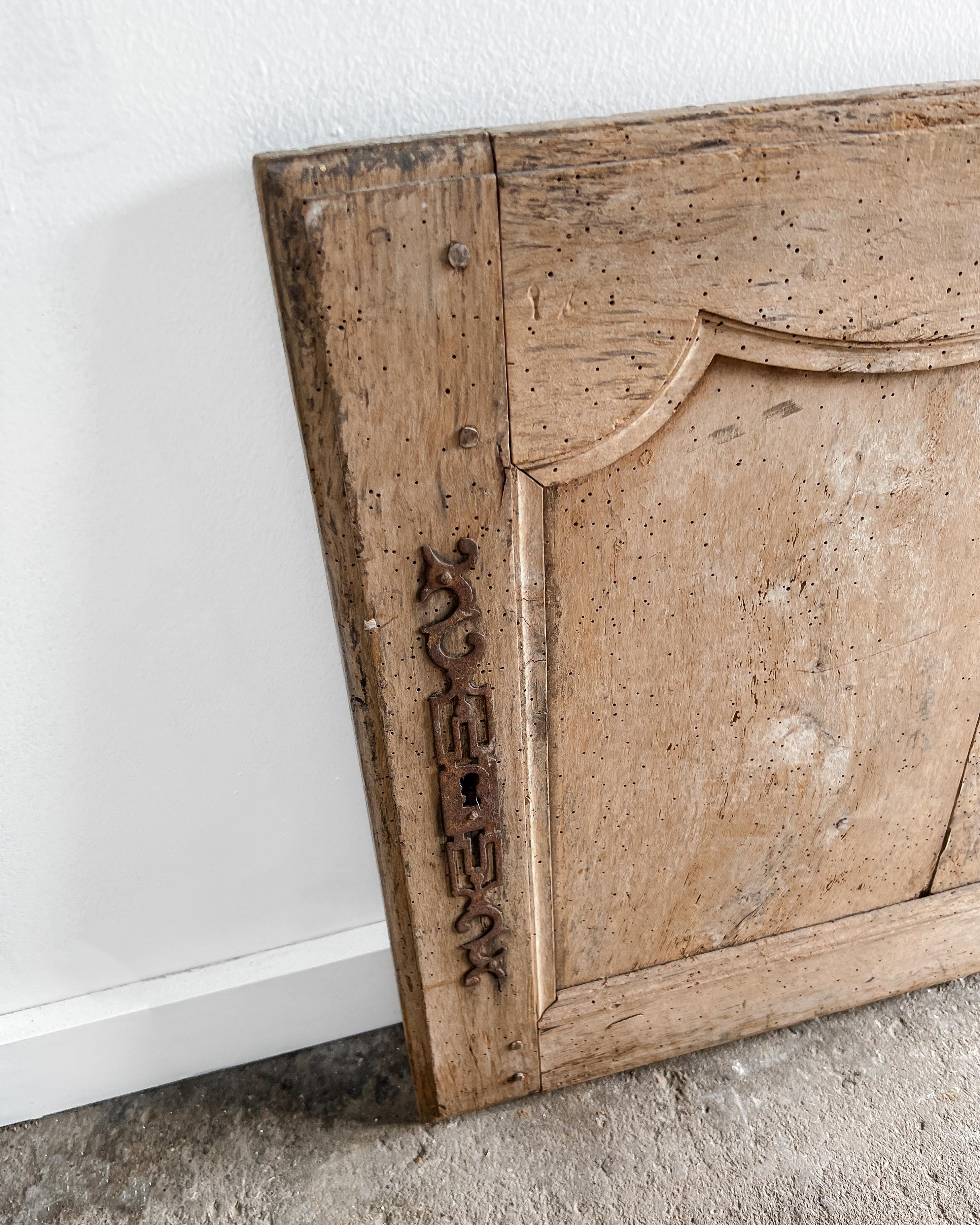 Porta di una credenza provinciale francese del XIX secolo In condizioni buone in vendita a Mckinney, TX