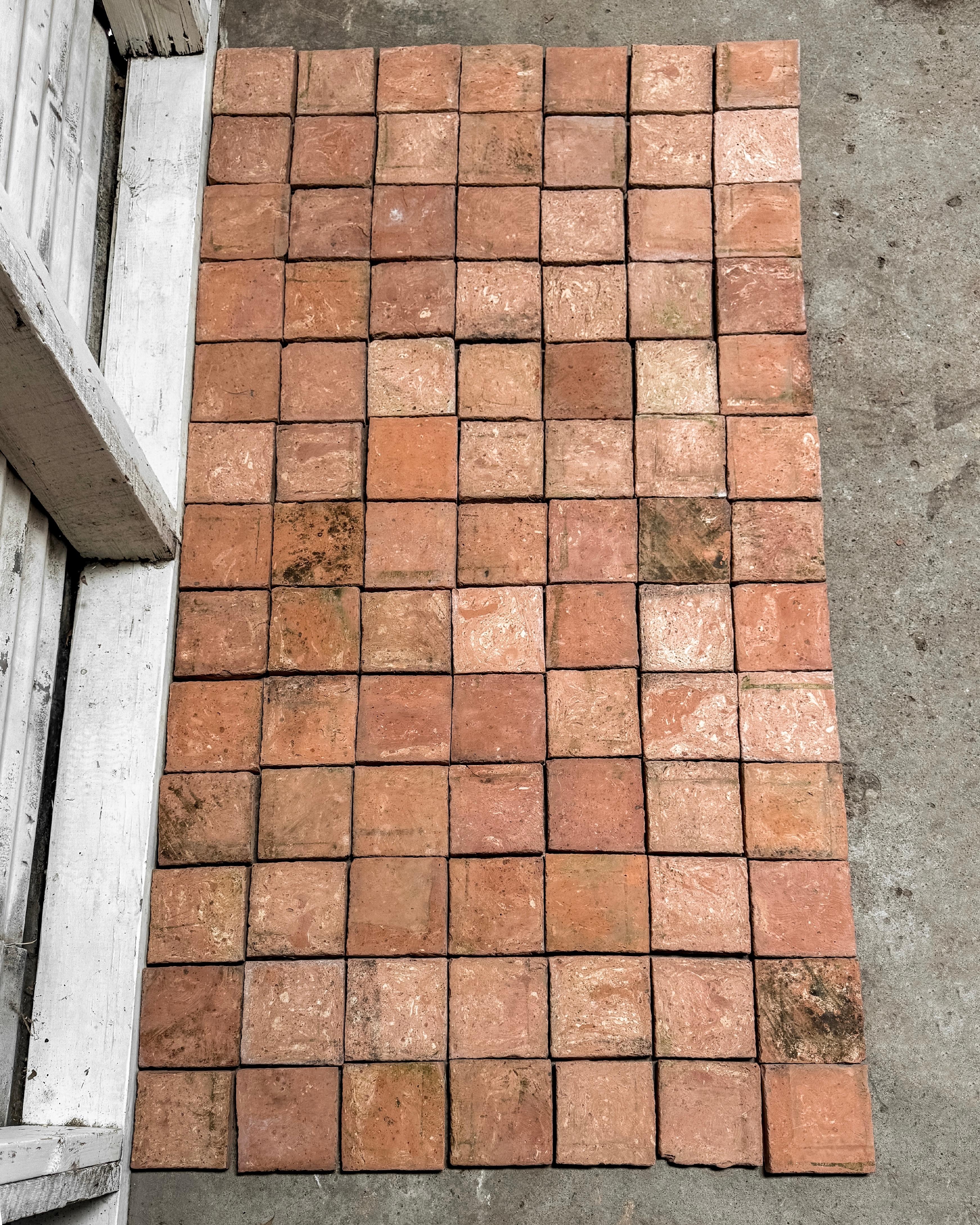 Piastrelle in terracotta francese recuperate del XIX secolo, 18 SF in vendita 9