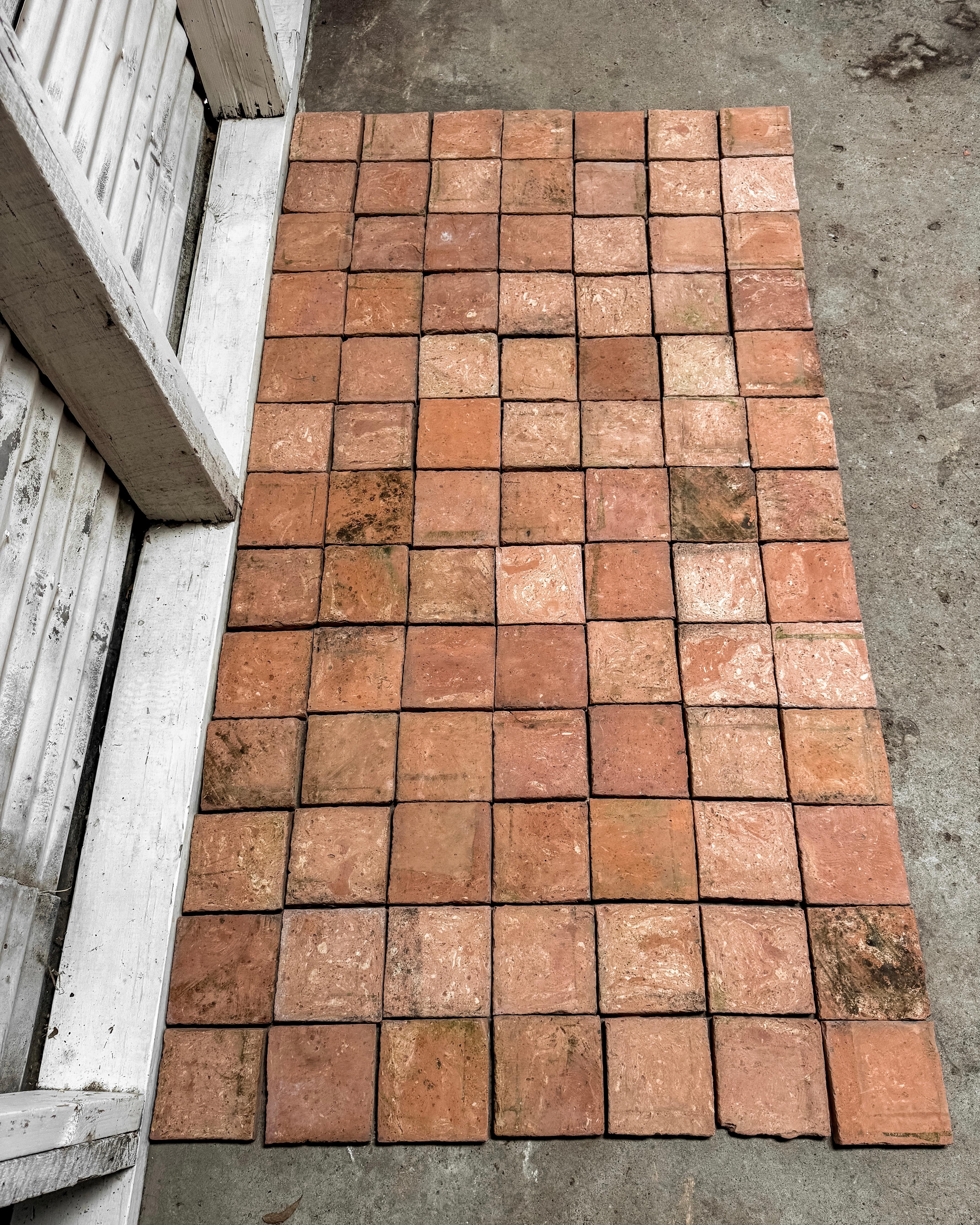 Piastrelle in terracotta francese recuperate del XIX secolo, 18 SF in vendita 10