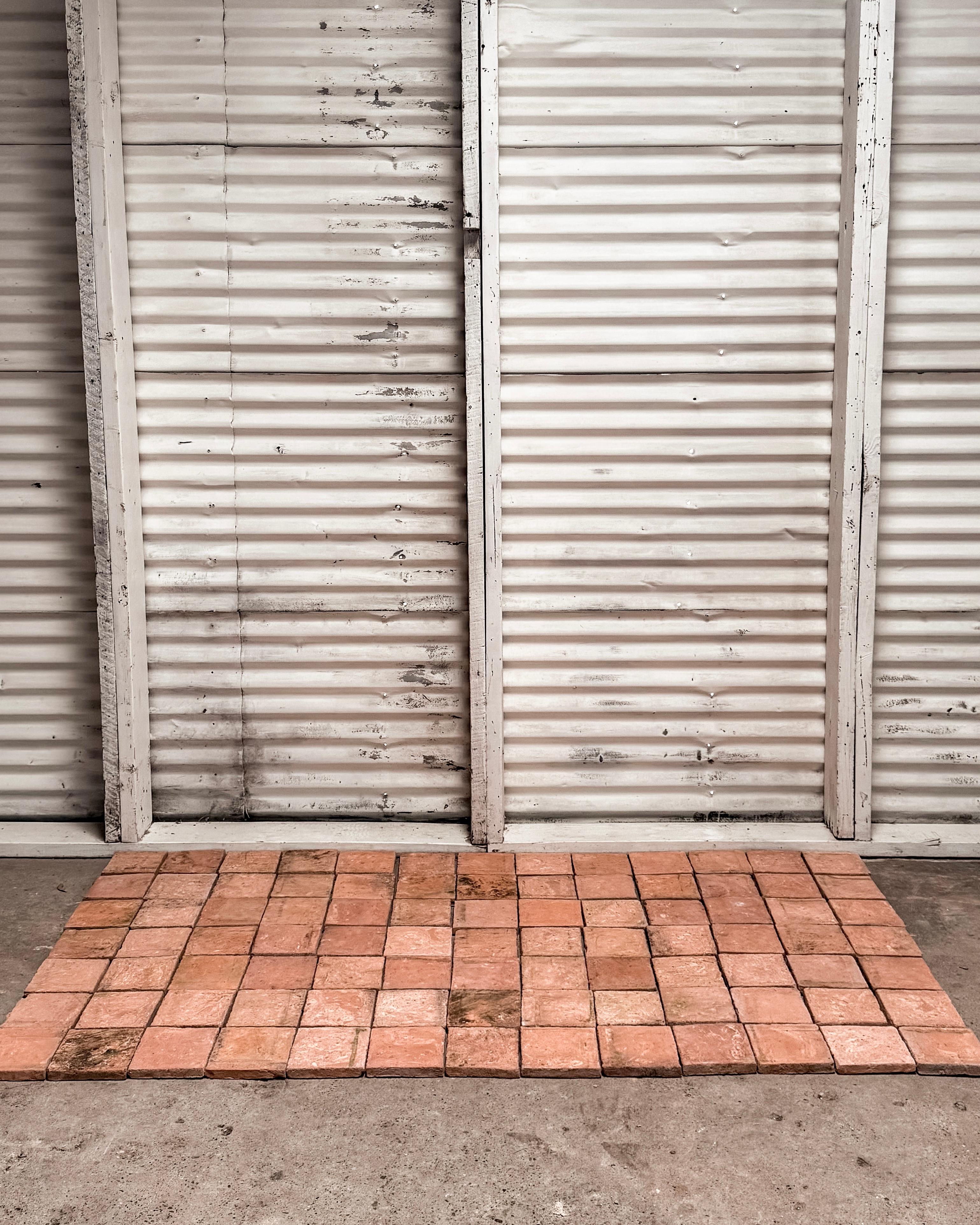 Piastrelle in terracotta francese recuperate del XIX secolo, 18 SF in vendita 12