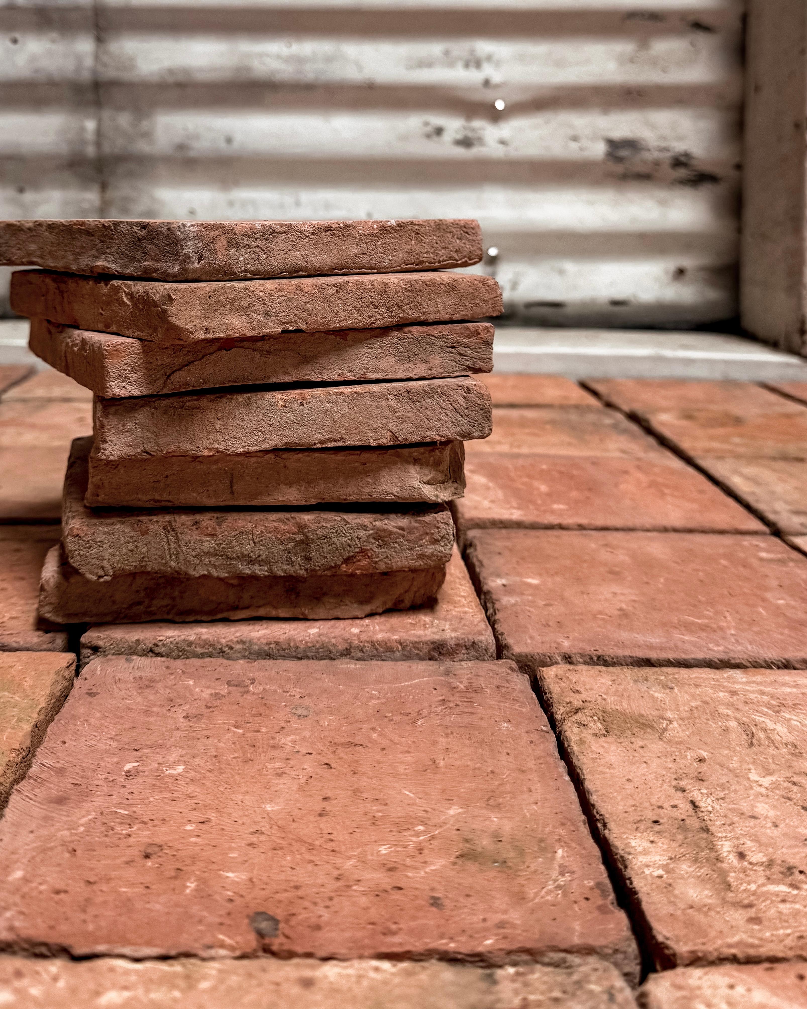 Piastrelle in terracotta francese recuperate del XIX secolo, 18 SF in vendita 15