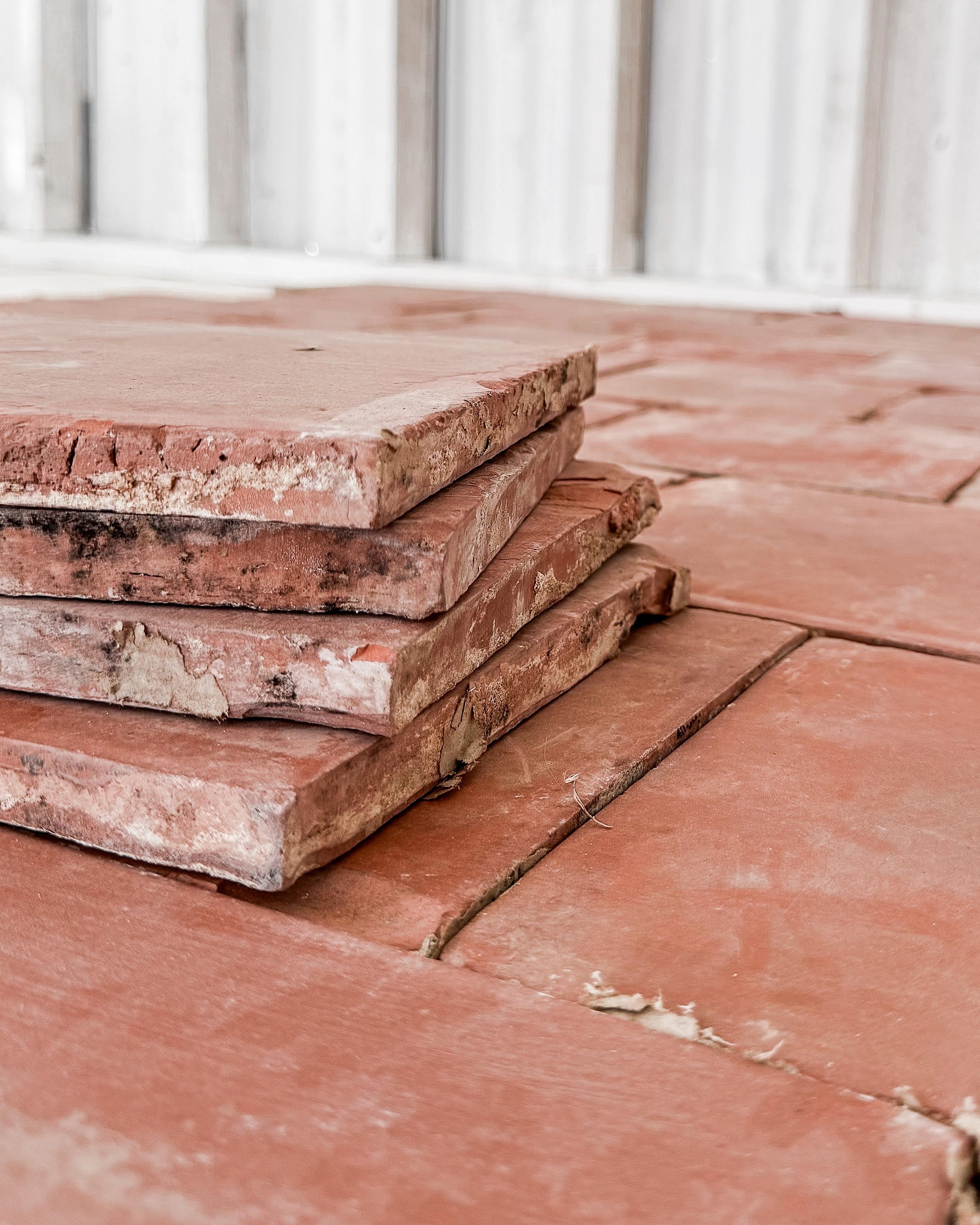 Piastrelle in terracotta francese del XIX secolo, 33SF In condizioni buone in vendita a Mckinney, TX