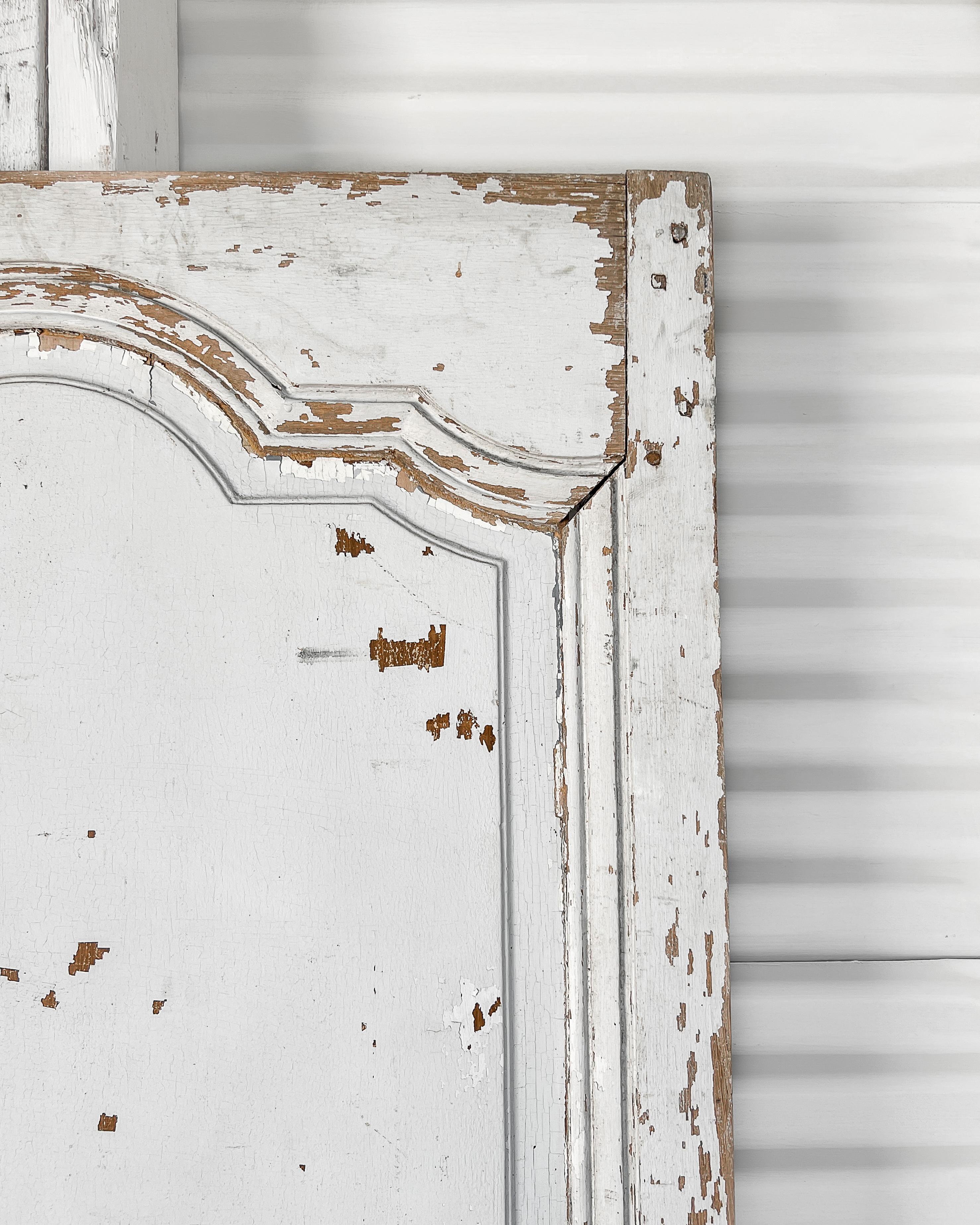 Porta provinciale del XIX secolo recuperata e dipinta di bianco In condizioni buone in vendita a Mckinney, TX