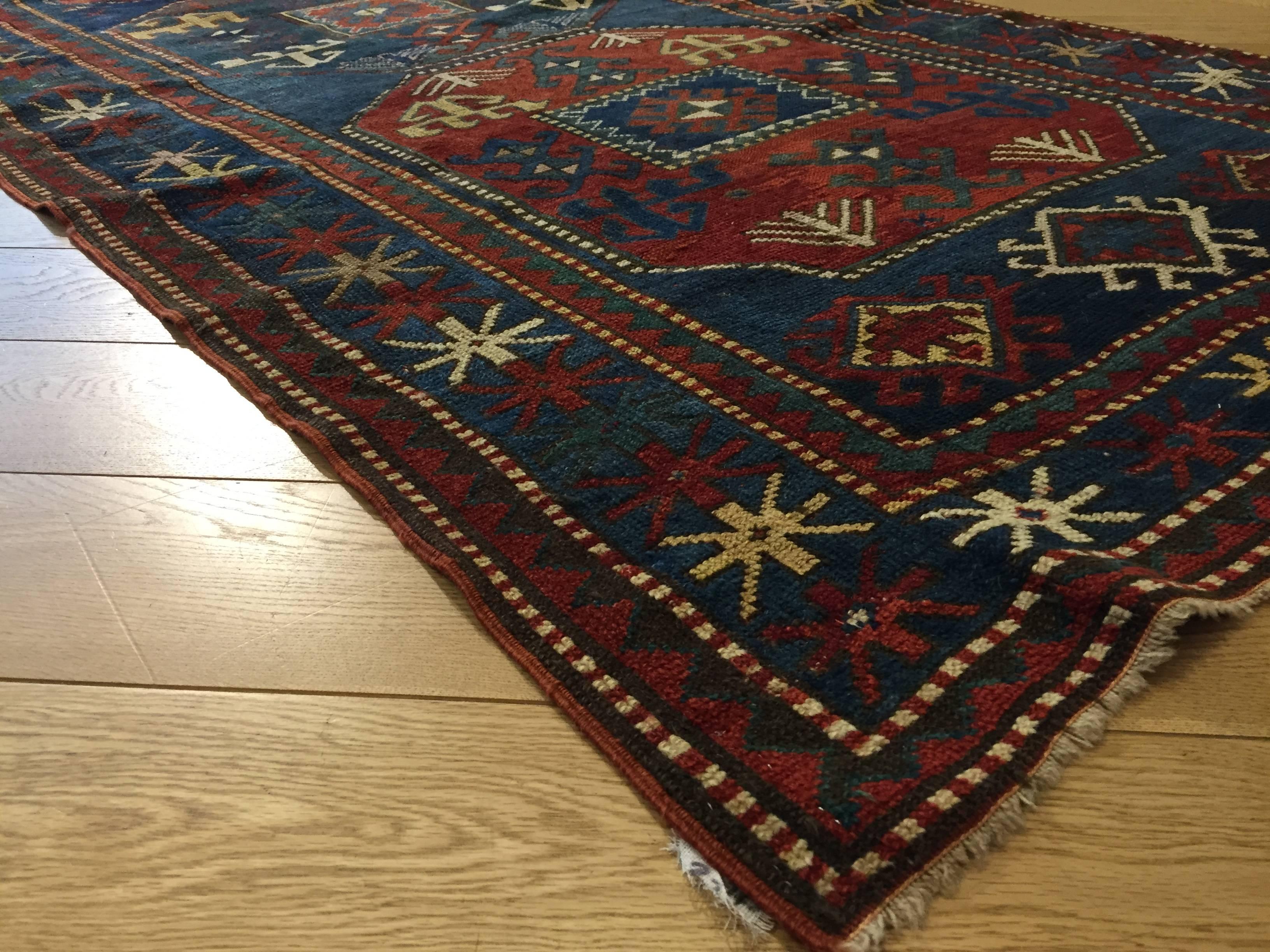 19th Century Red and Blue Wool Medallions Kazak Chajli Caucasian Rug, 1870s For Sale 6