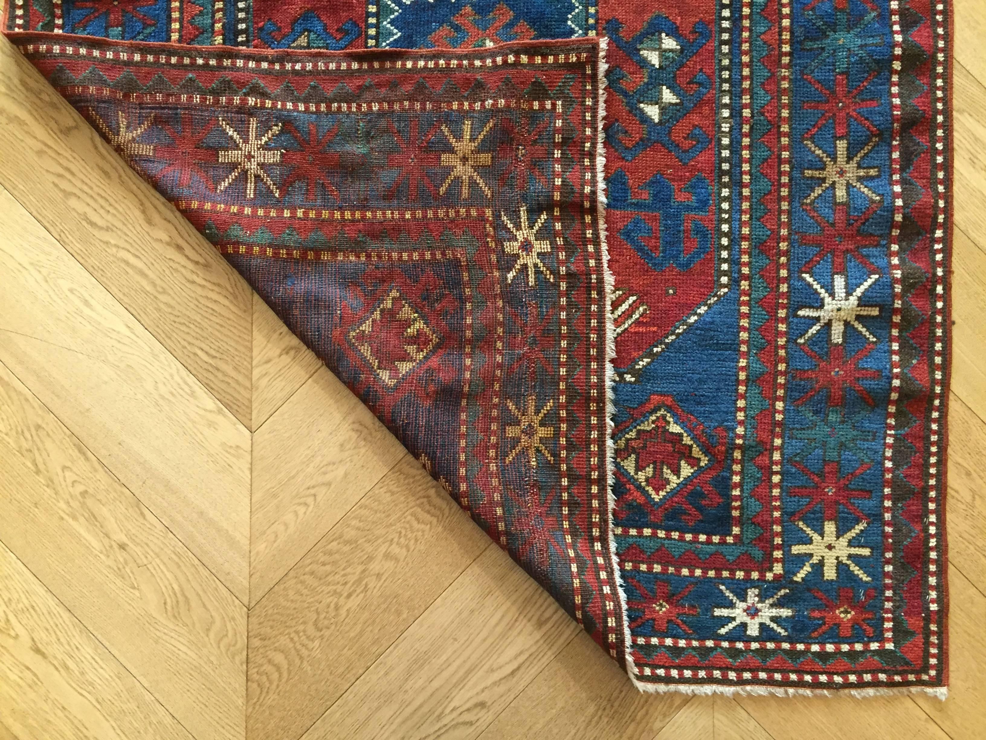 19th Century Red and Blue Wool Medallions Kazak Chajli Caucasian Rug, 1870s For Sale 7