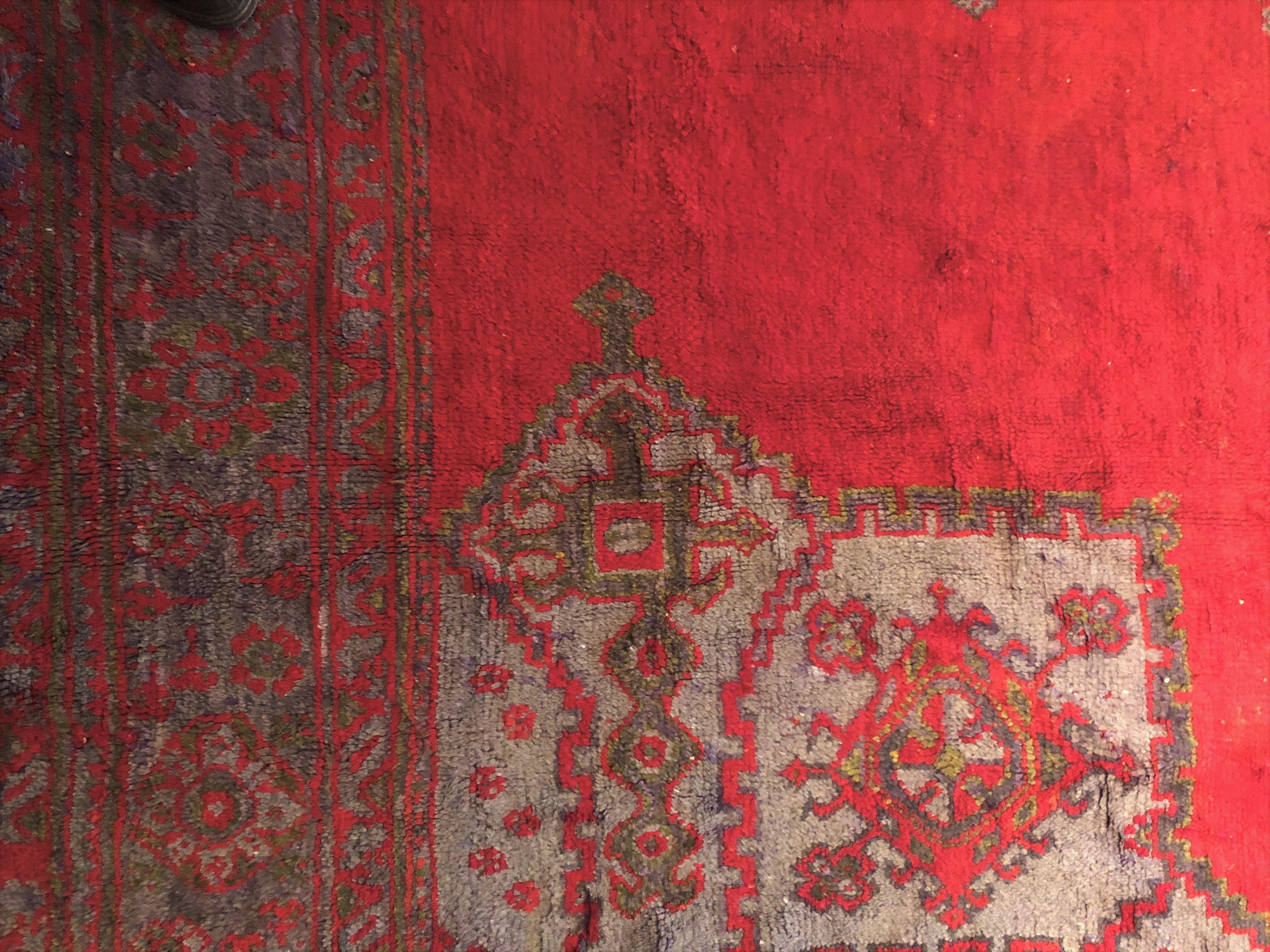 19th Century Red and Green Square Oushak Turkish Anatolian Rug with Medallion For Sale 2