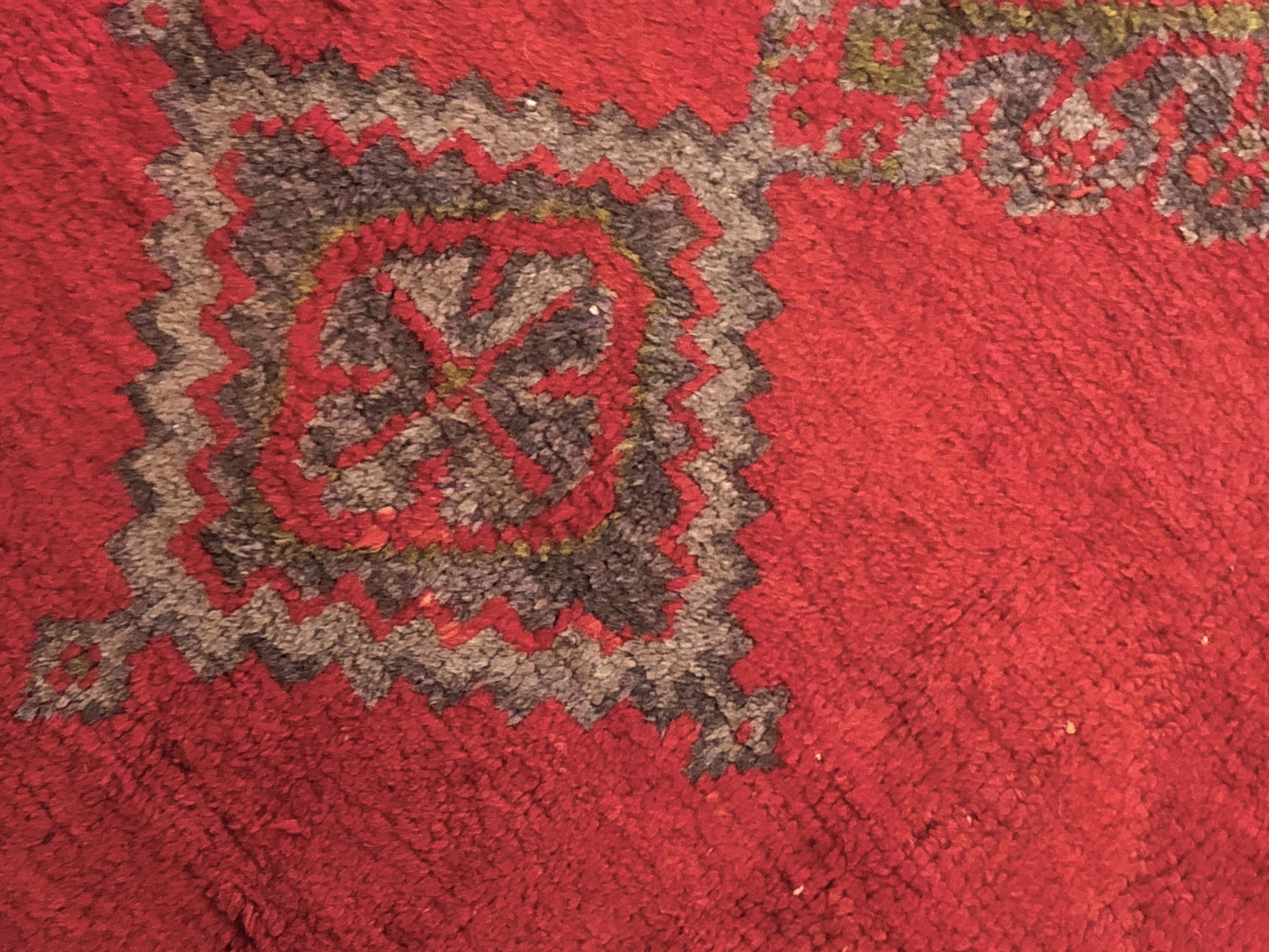 19th Century Red and Green Square Oushak Turkish Anatolian Rug with Medallion For Sale 4